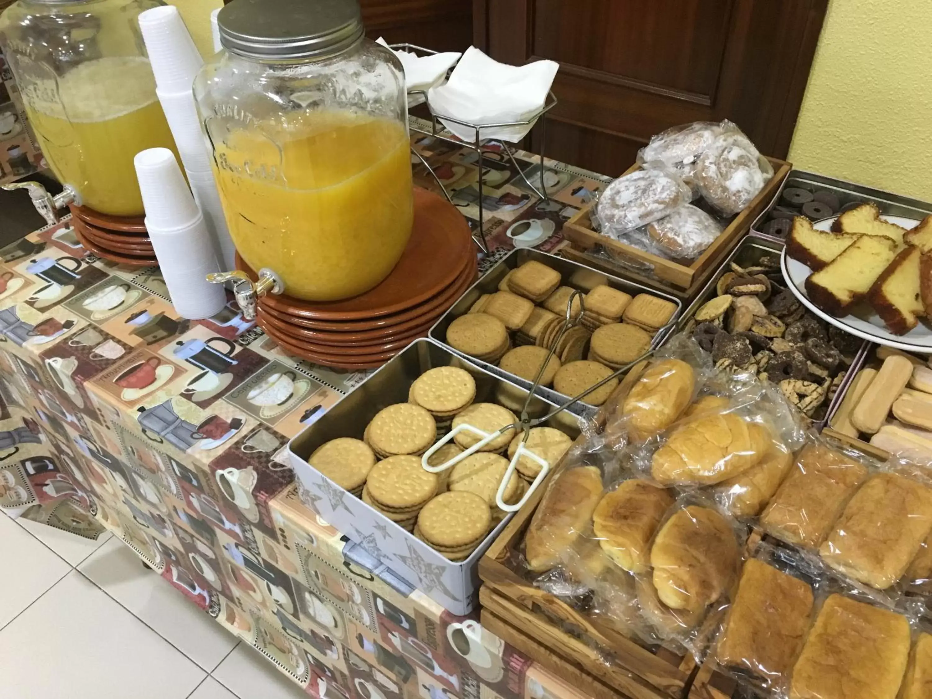 Breakfast, Food in Hotel Don Juan