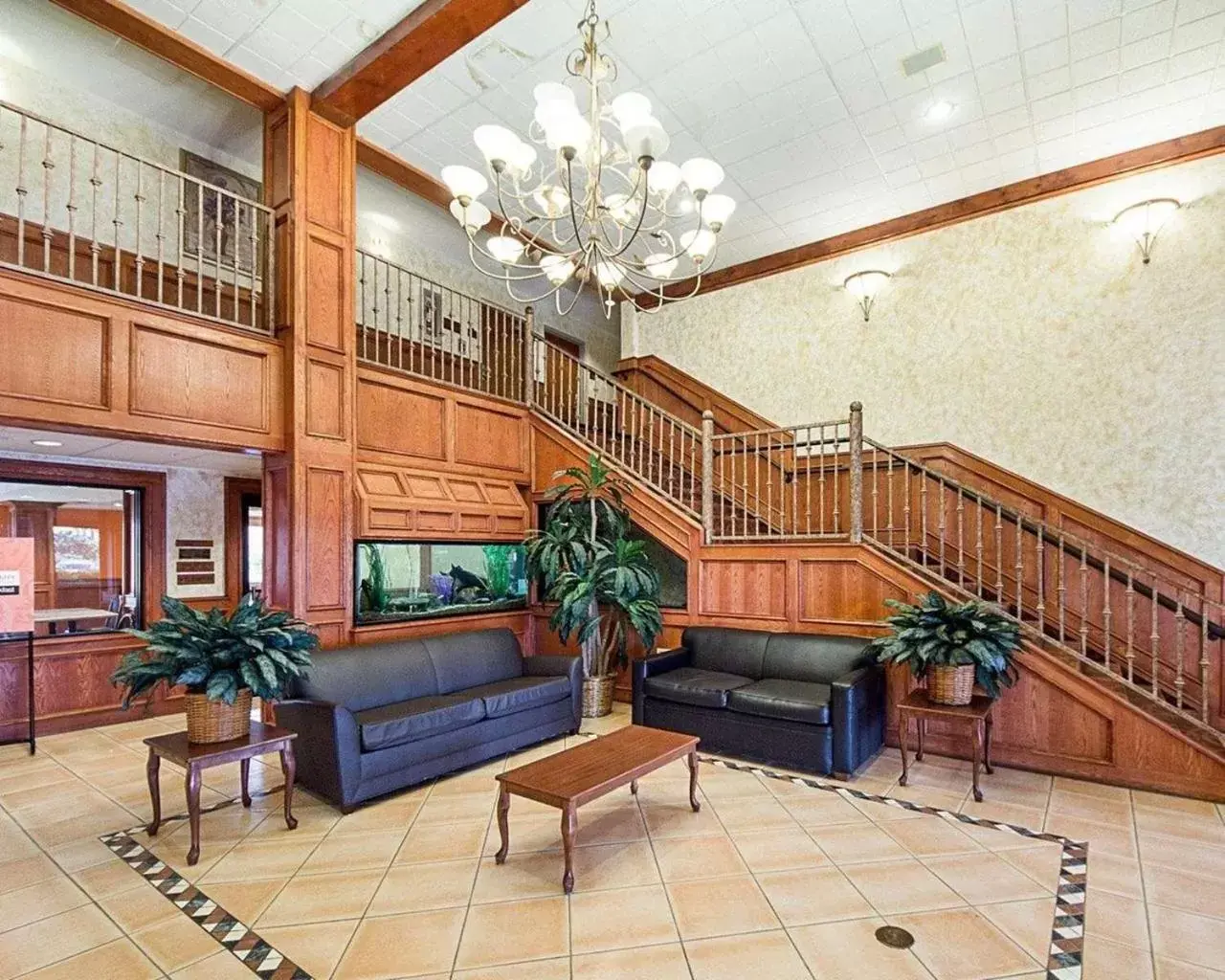 Living room, Lobby/Reception in Shary Inn and Suites