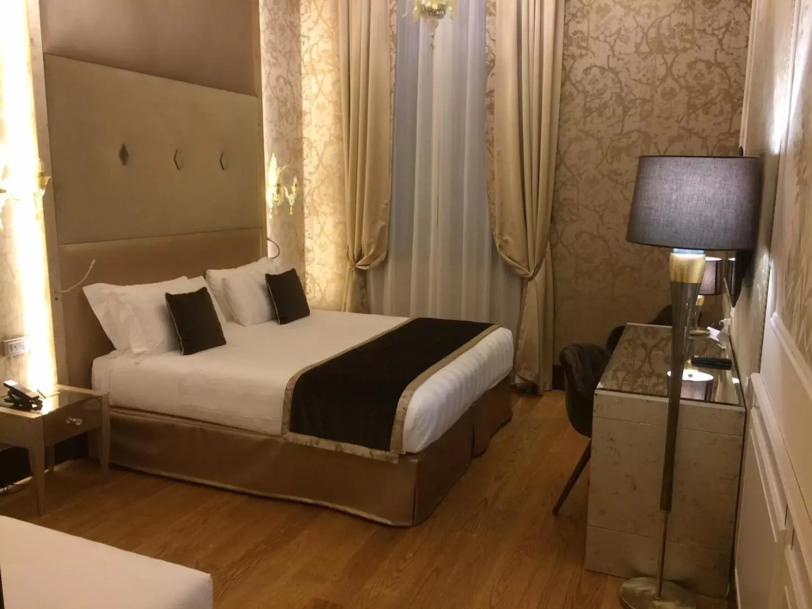 Photo of the whole room, Bed in Santa Croce Boutique Hotel