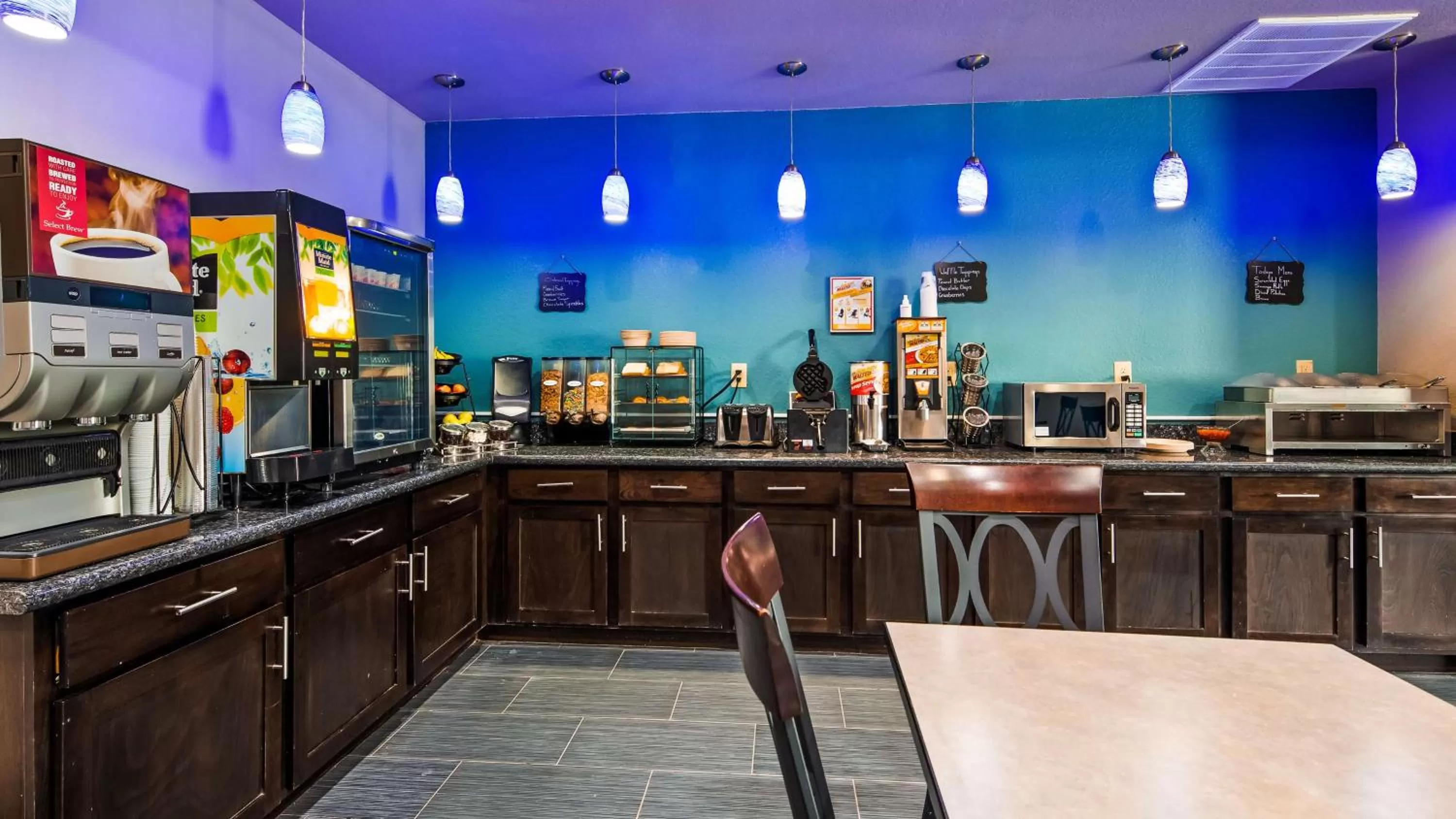 Restaurant/places to eat in Best Western Plus Kenedy Inn