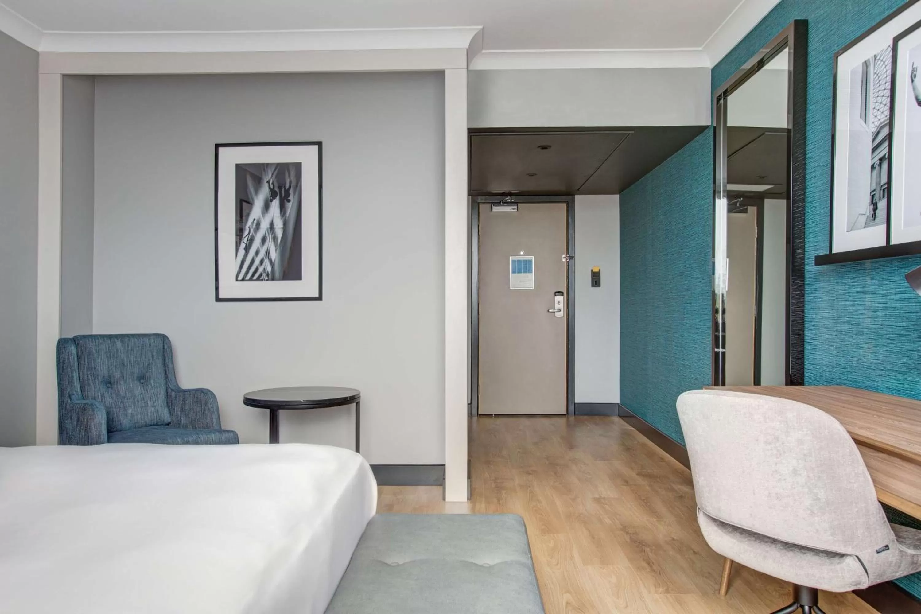 Bedroom, Bed in Radisson Hotel and Conference Centre London Heathrow