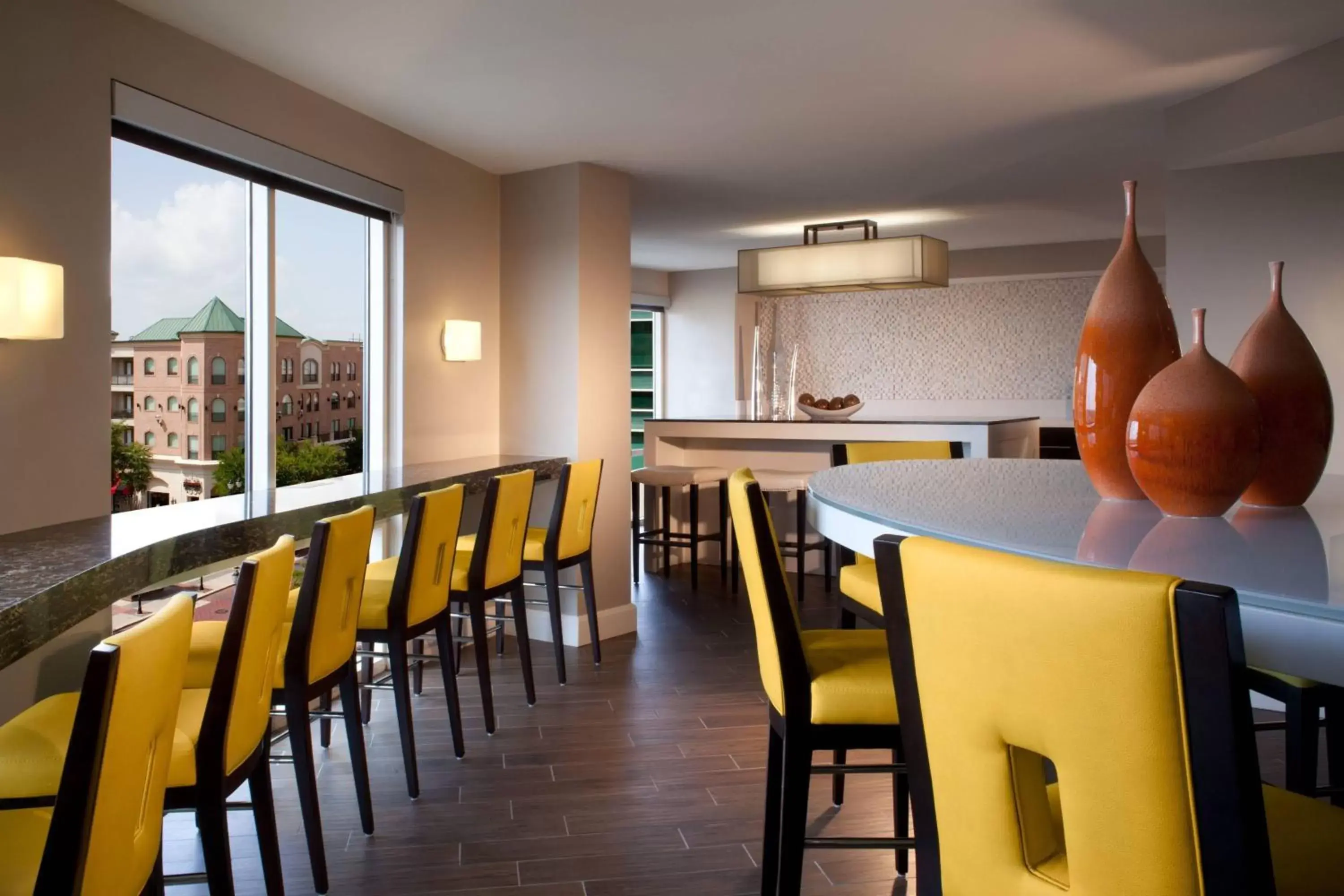 Lounge or bar, Dining Area in Houston Marriott Sugar Land