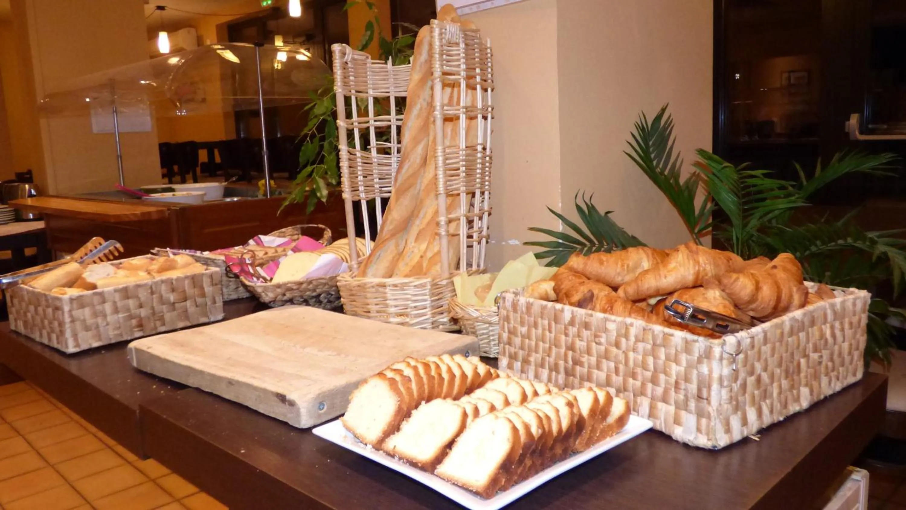 Food in Central Hotel