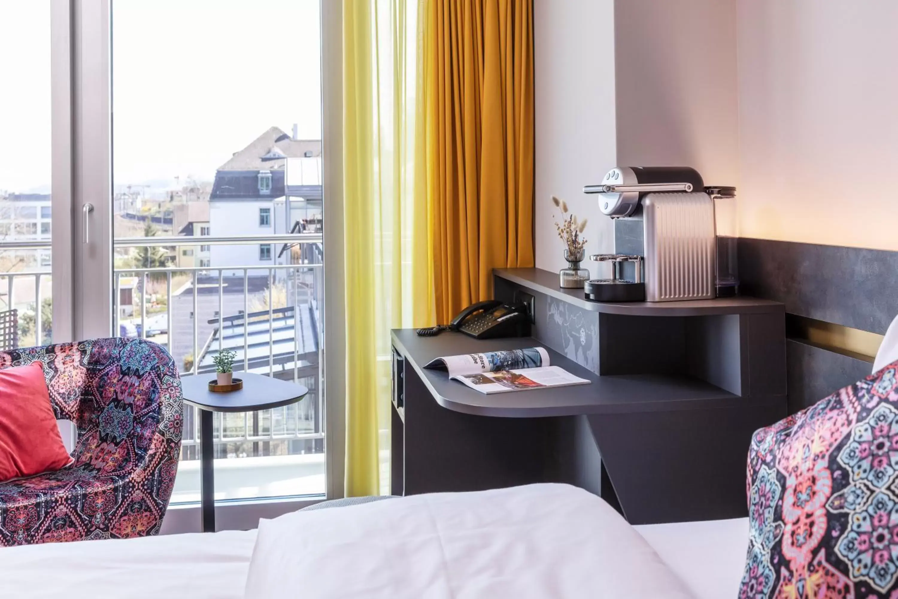 Bedroom, TV/Entertainment Center in Sedartis Swiss Quality Hotel