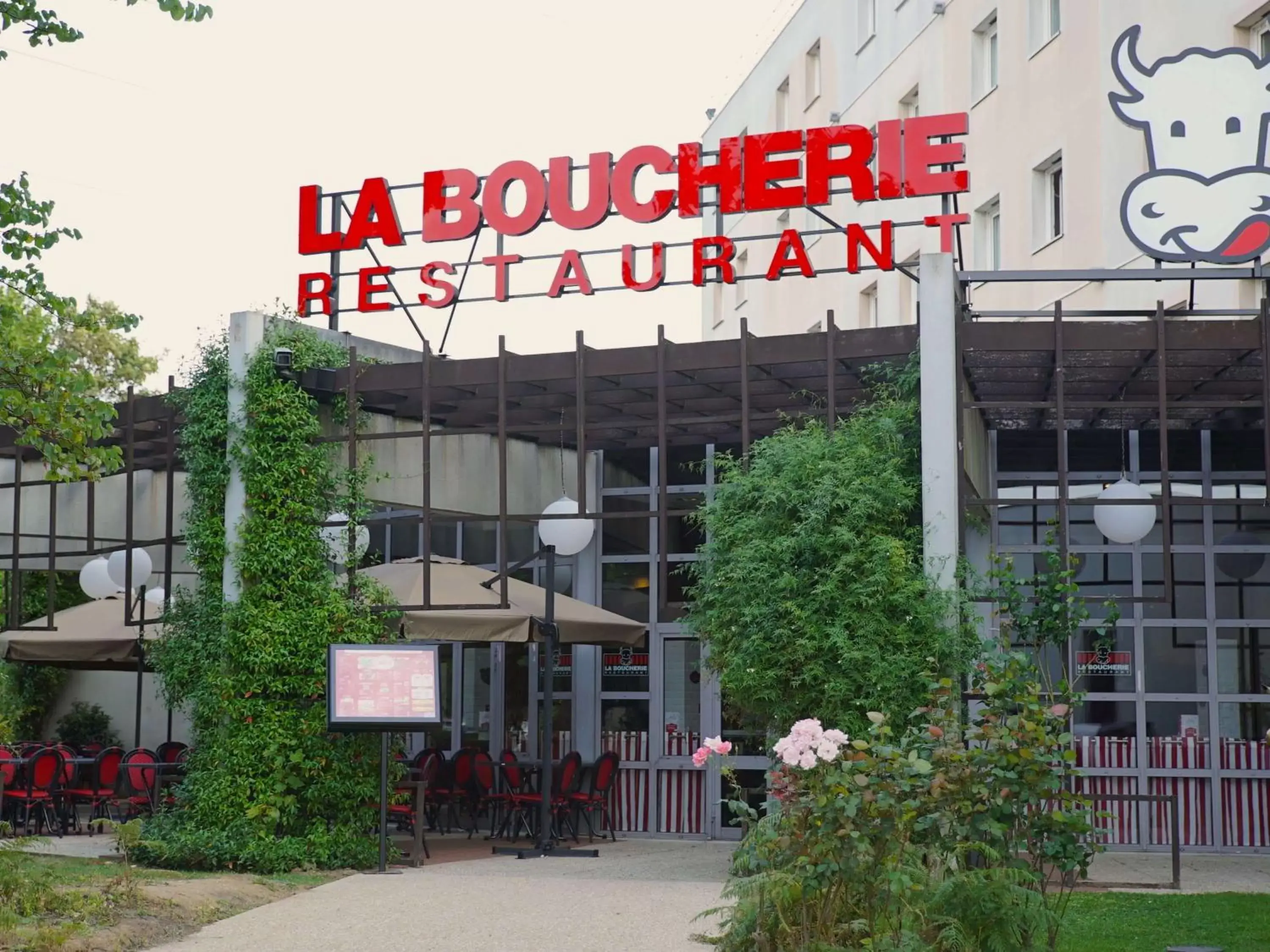 Restaurant/places to eat, Property Building in ibis Villepinte Parc des Expositions