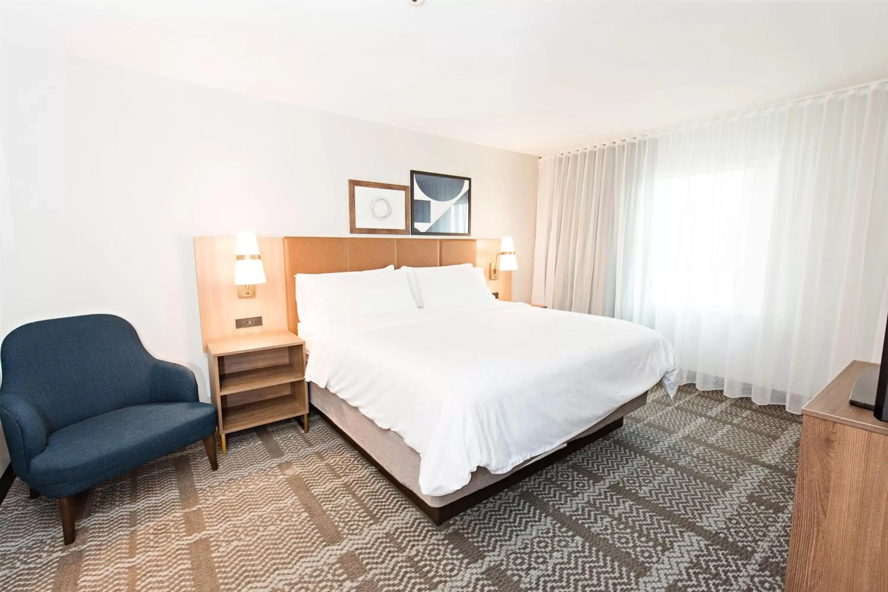 Bedroom, Bed in Staybridge Suites - Denver North - Thornton, an IHG Hotel