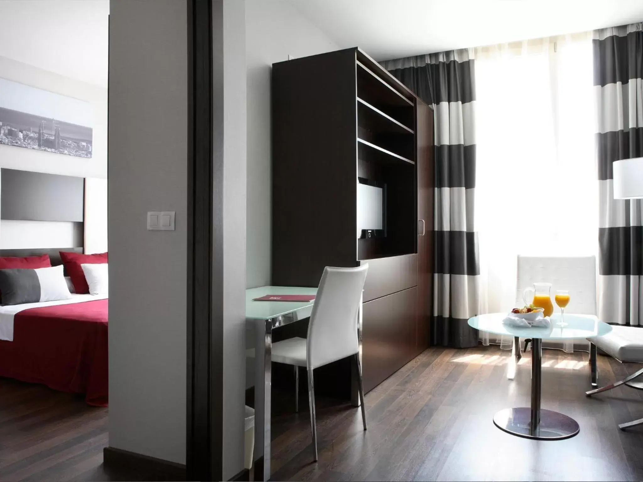 Living room, TV/Entertainment Center in Hotel & Spa Villa Olimpica Suites
