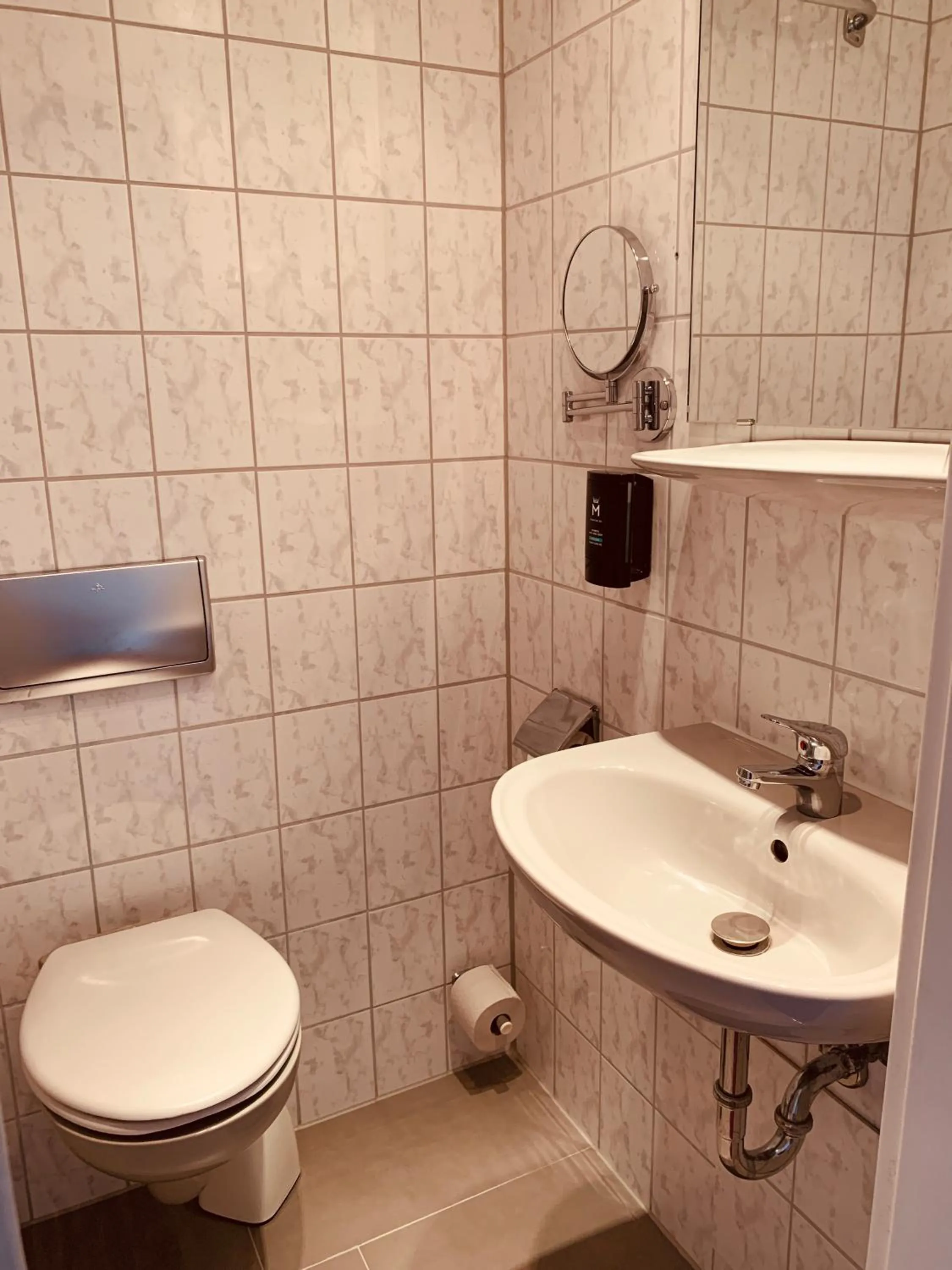 Toilet in Hotel Kunibert der Fiese - Superior