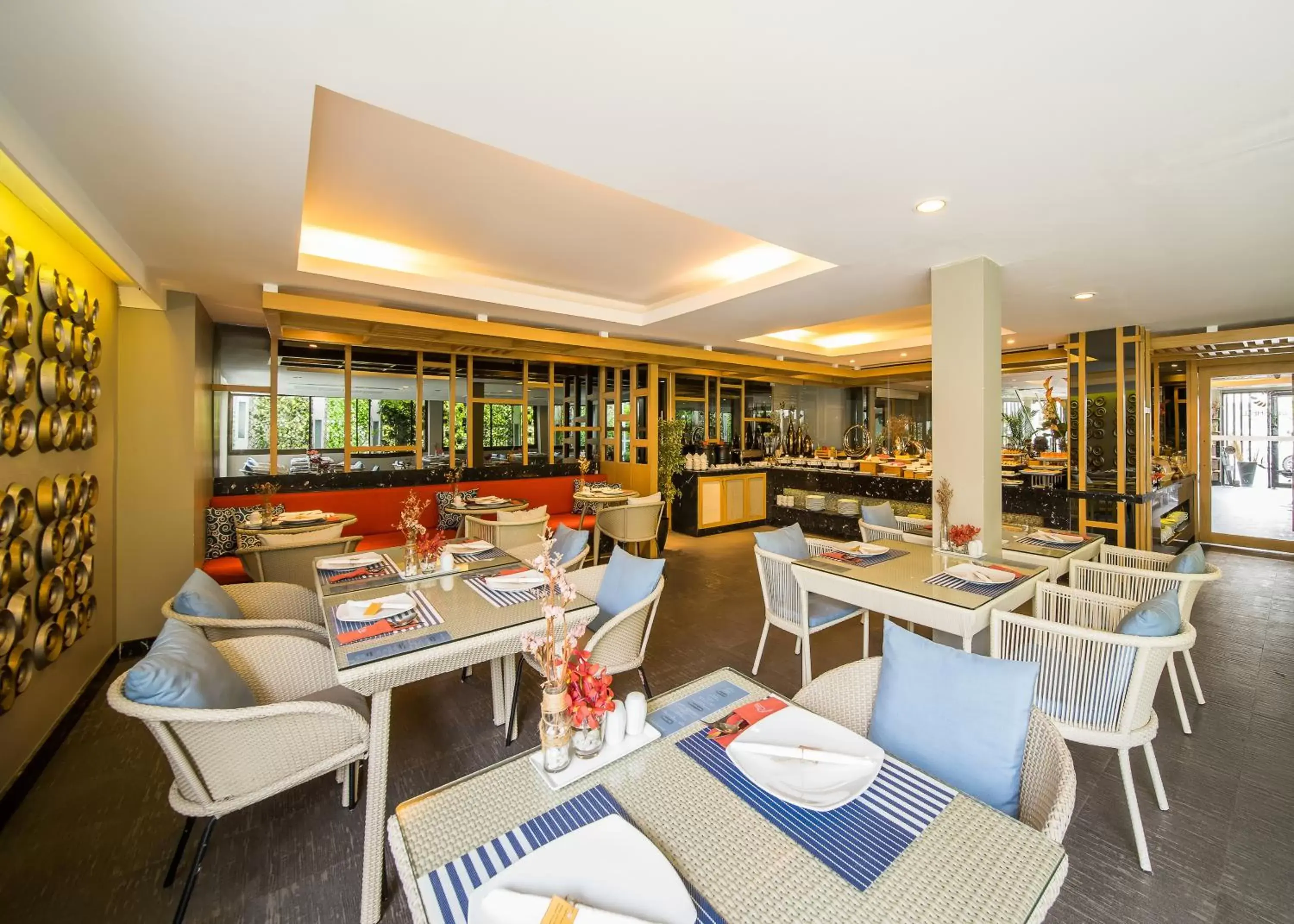 Restaurant/Places to Eat in The Rock Hua Hin Beachfront Spa Resort - SHA Plus
