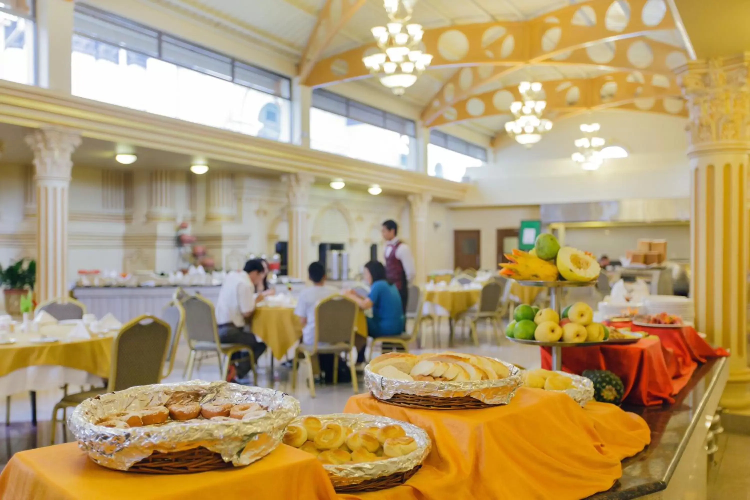 Buffet breakfast in Hotel Shanker