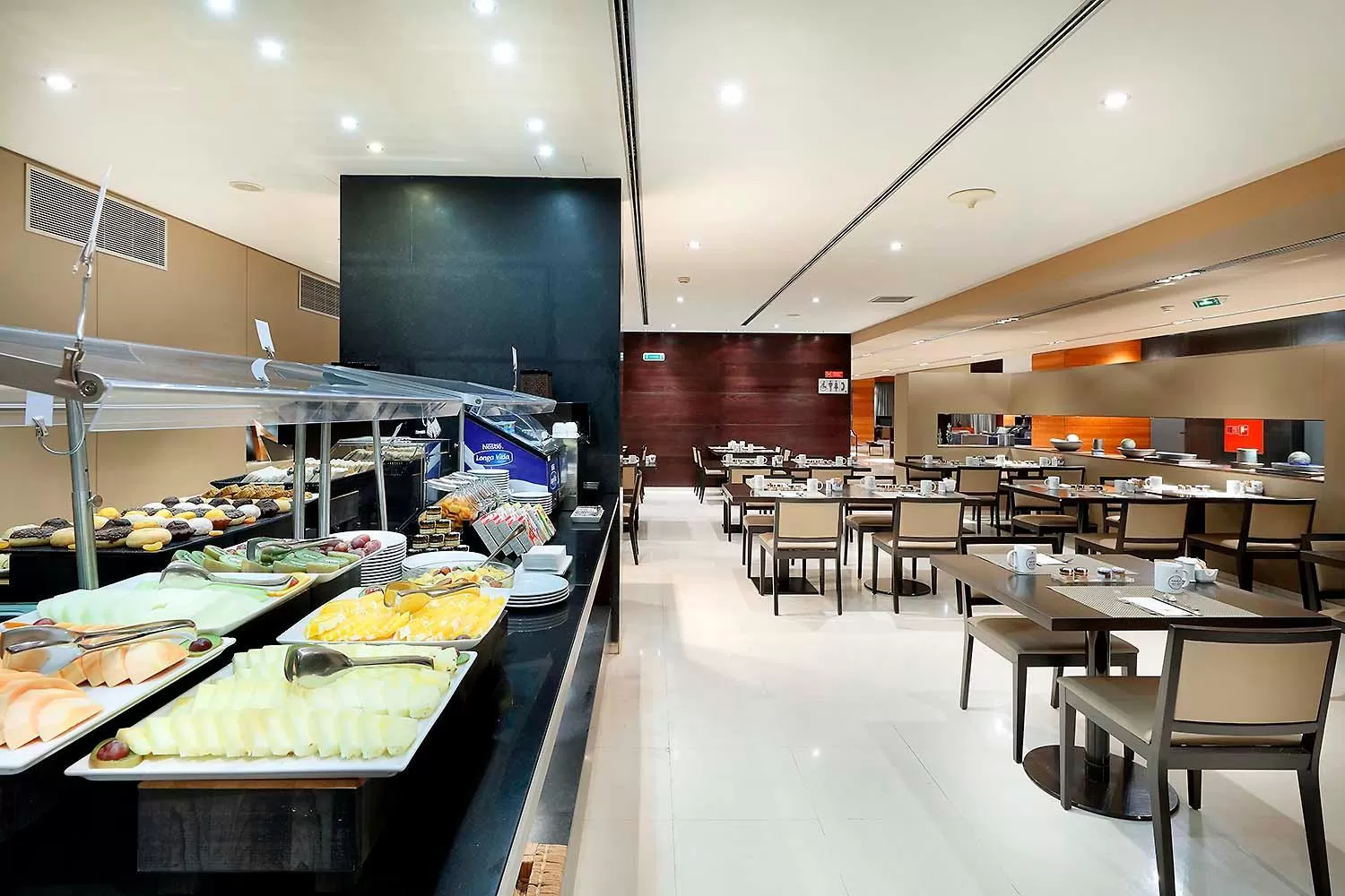 Buffet breakfast in Eurostars Lisboa Parque
