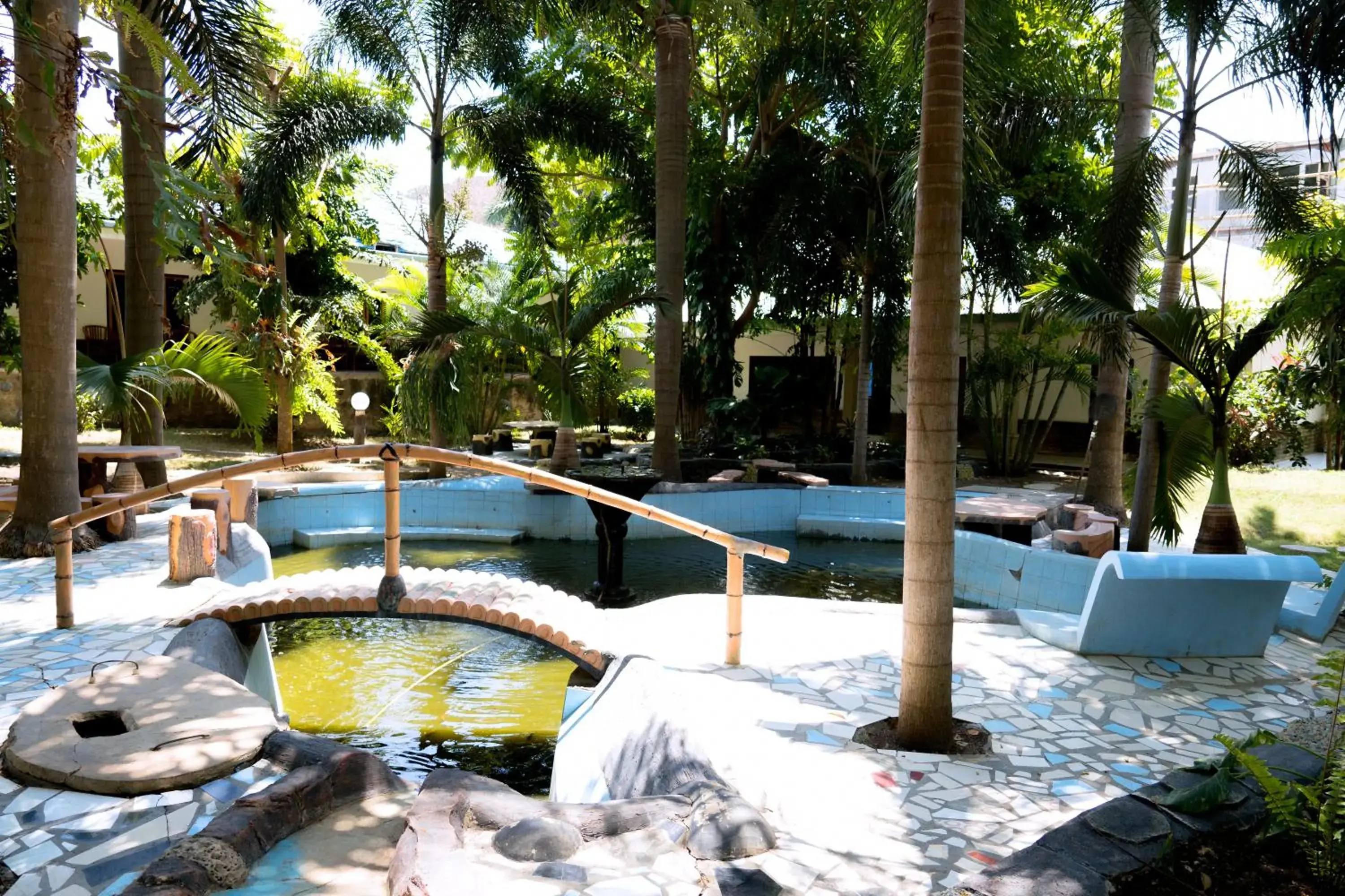 Swimming Pool in Green Prundi Hotel