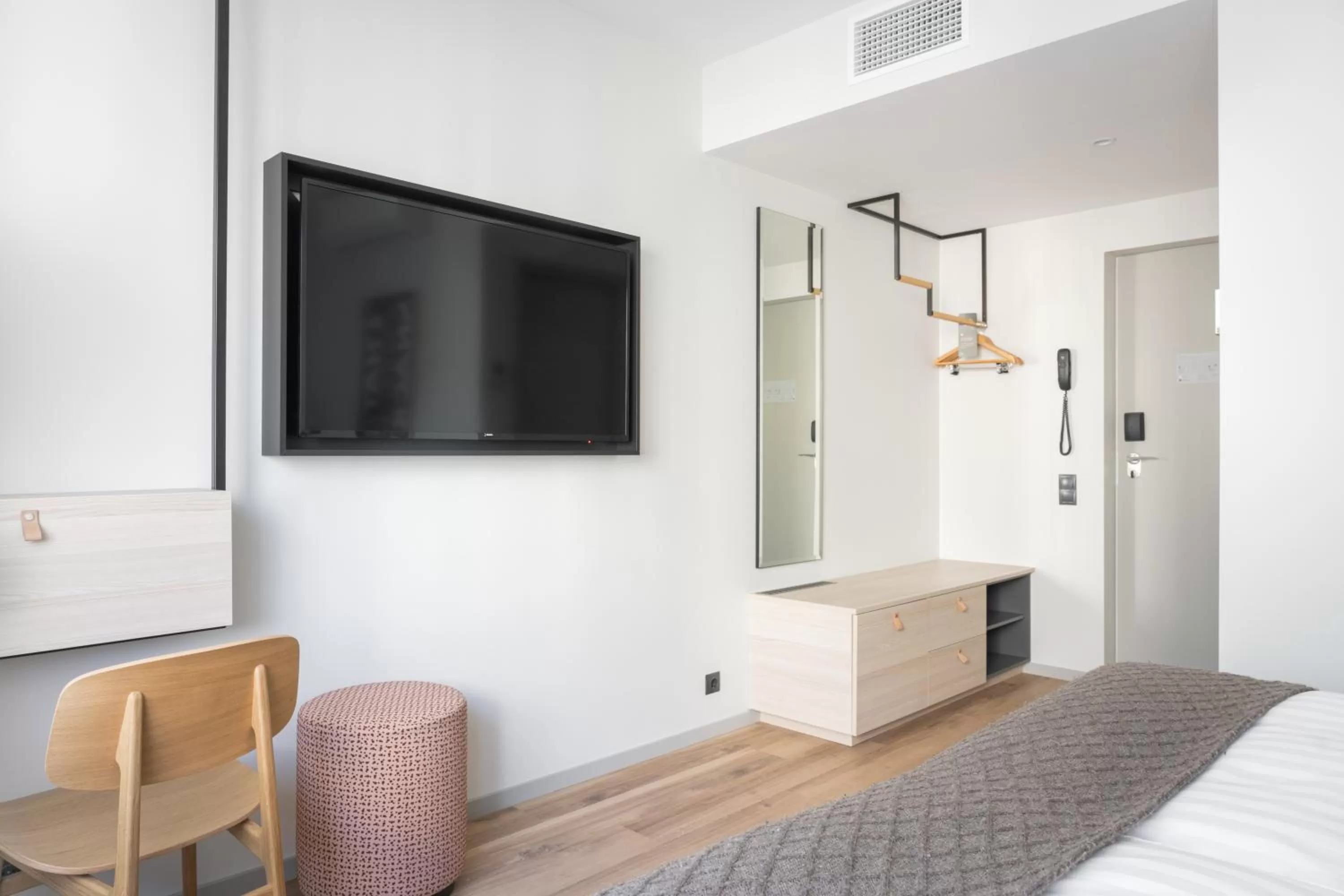 Property building, Bed in Oru Hub Hotel Tallinn - Handwritten Collection