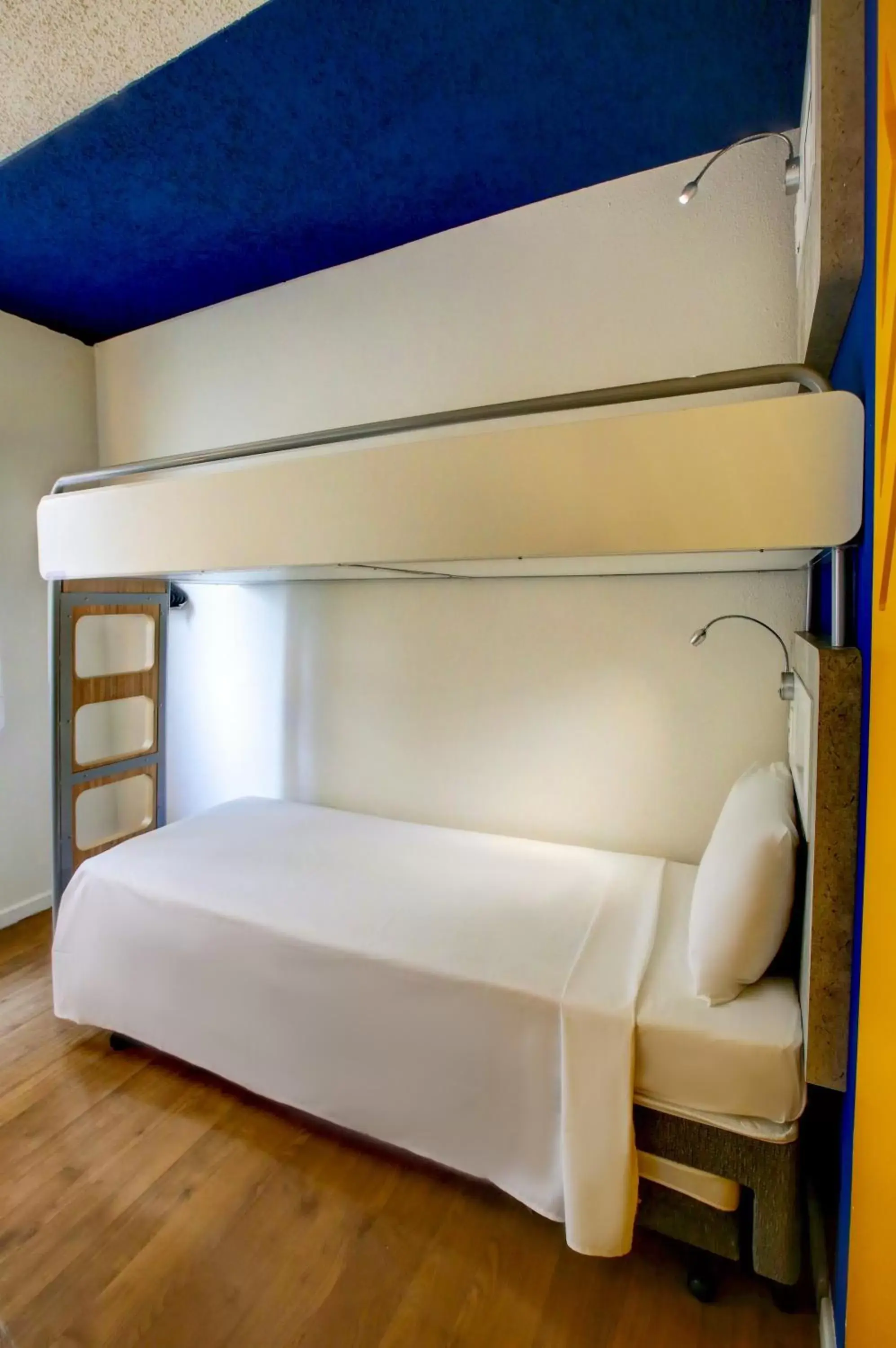 Bed, Bunk Bed in ibis budget Tambore