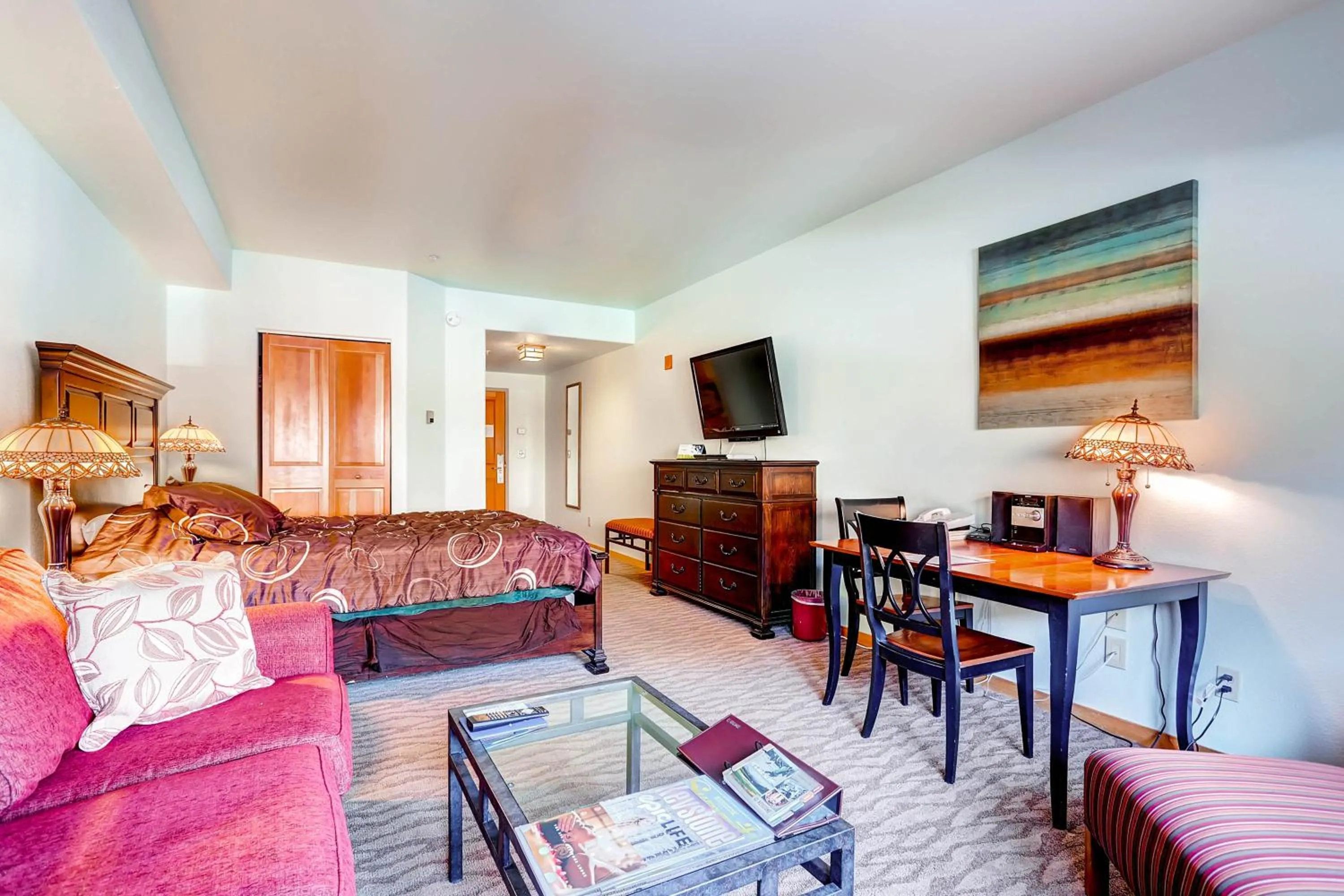 Living room in Gateway Mountain Lodge by Keystone Resort