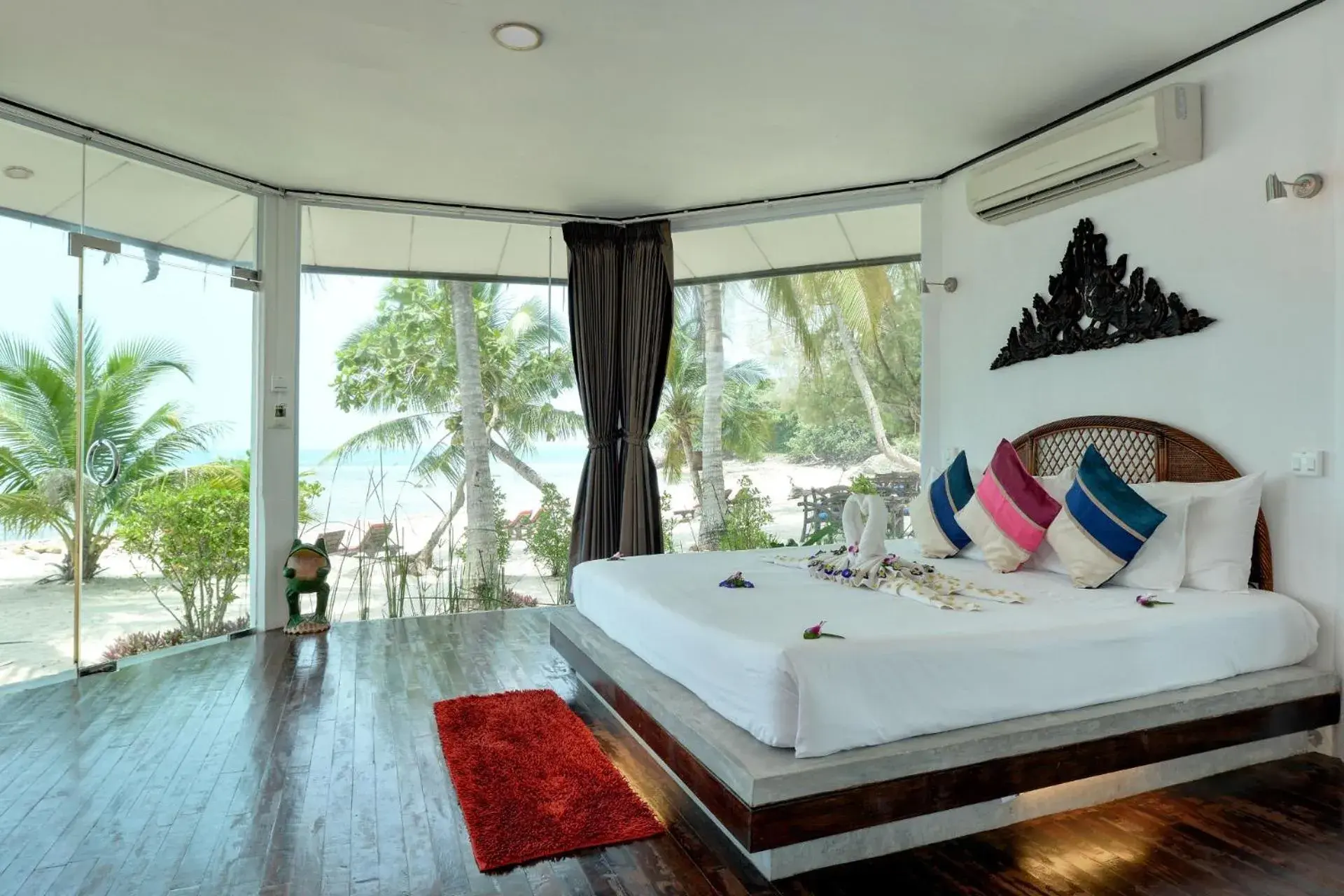 Sea view, Bed in Am Samui Resort Taling Ngam