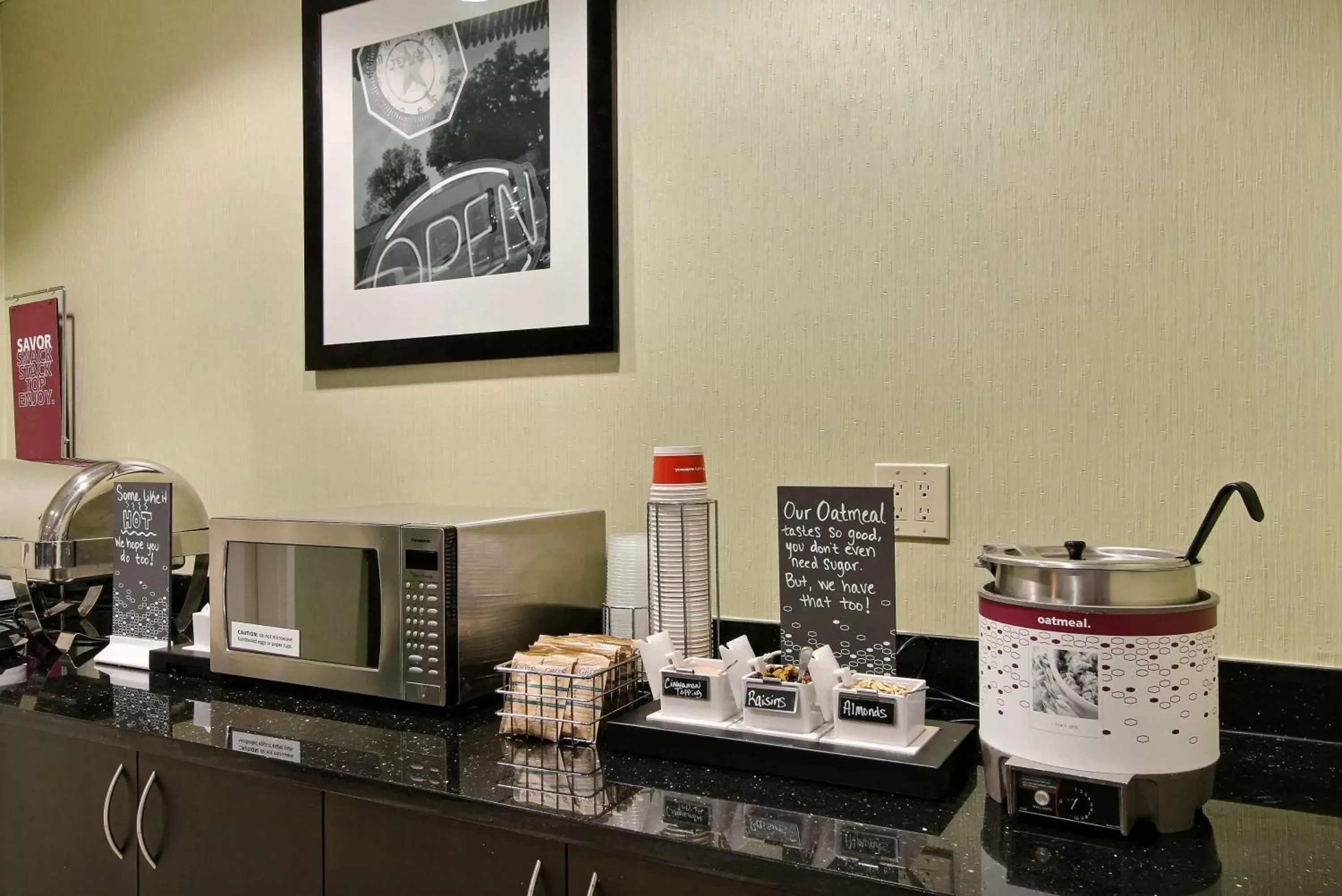 Dining area in Hampton Inn Savannah-I-95/Richmond Hill