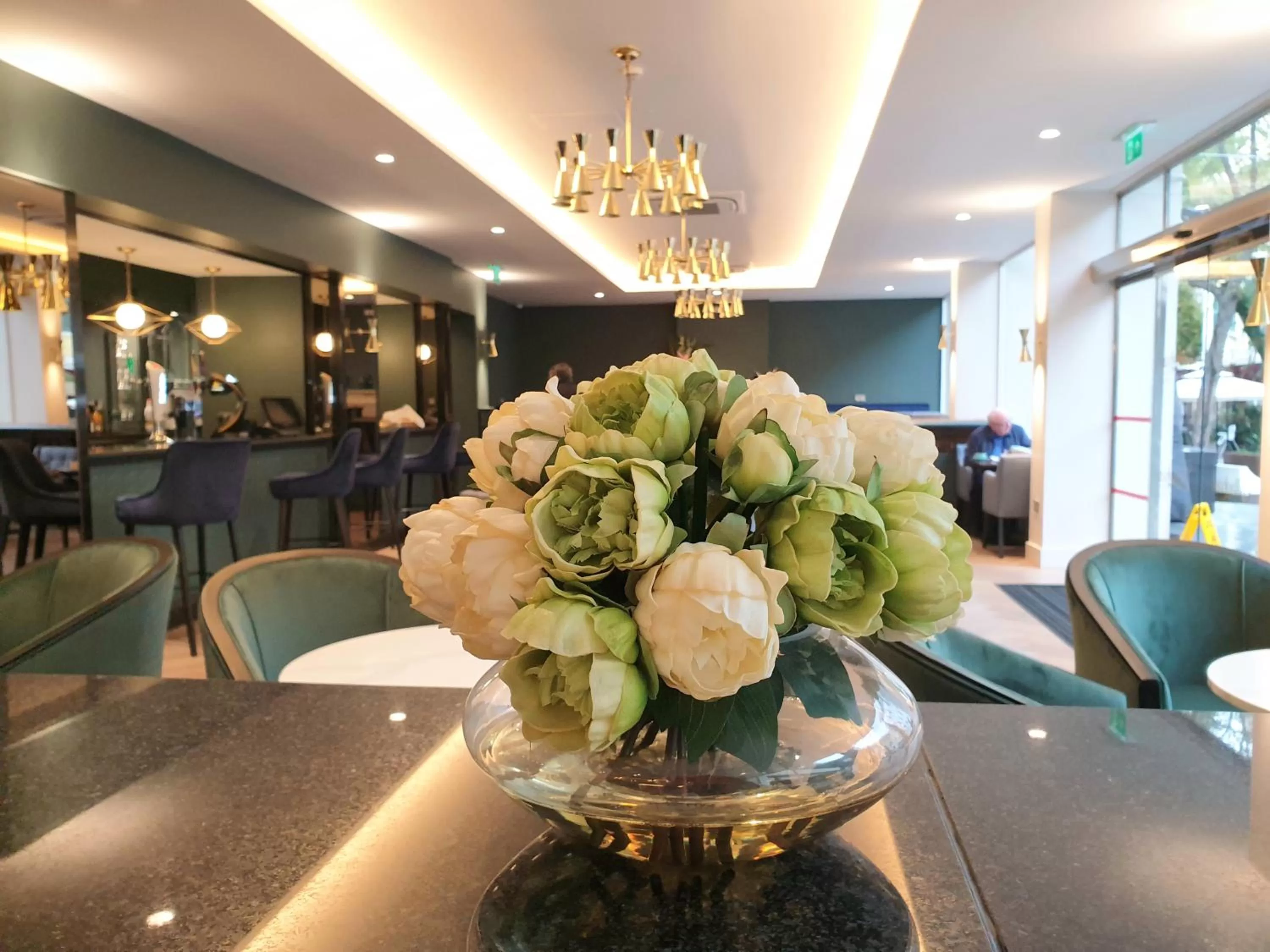 Restaurant/places to eat in The Eliott Hotel