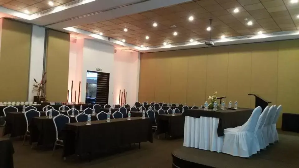 Meeting/conference room in Suites Inn la Muralla Hotel & Spa