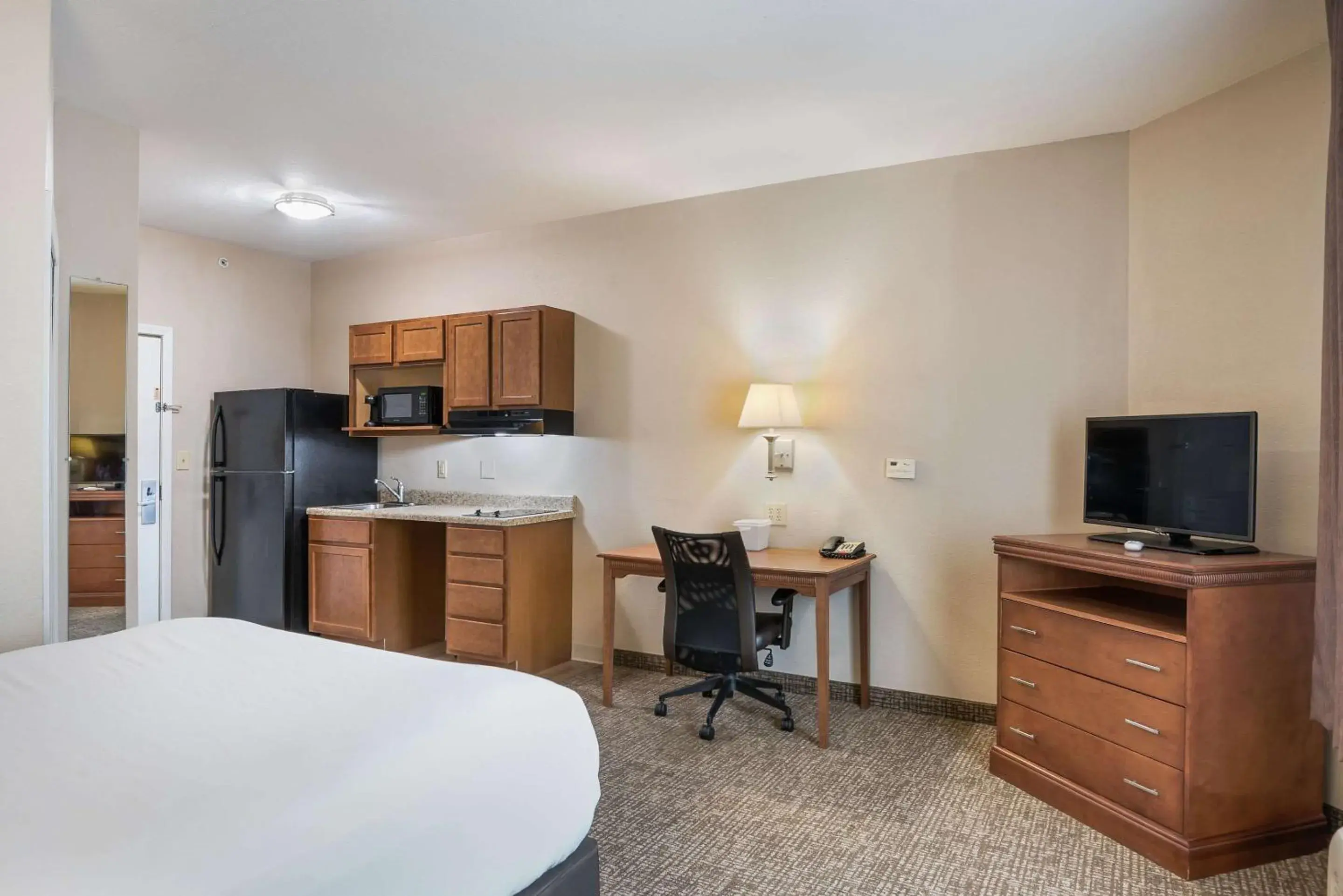 Bedroom, TV/Entertainment Center in Suburban Studios Waterloo