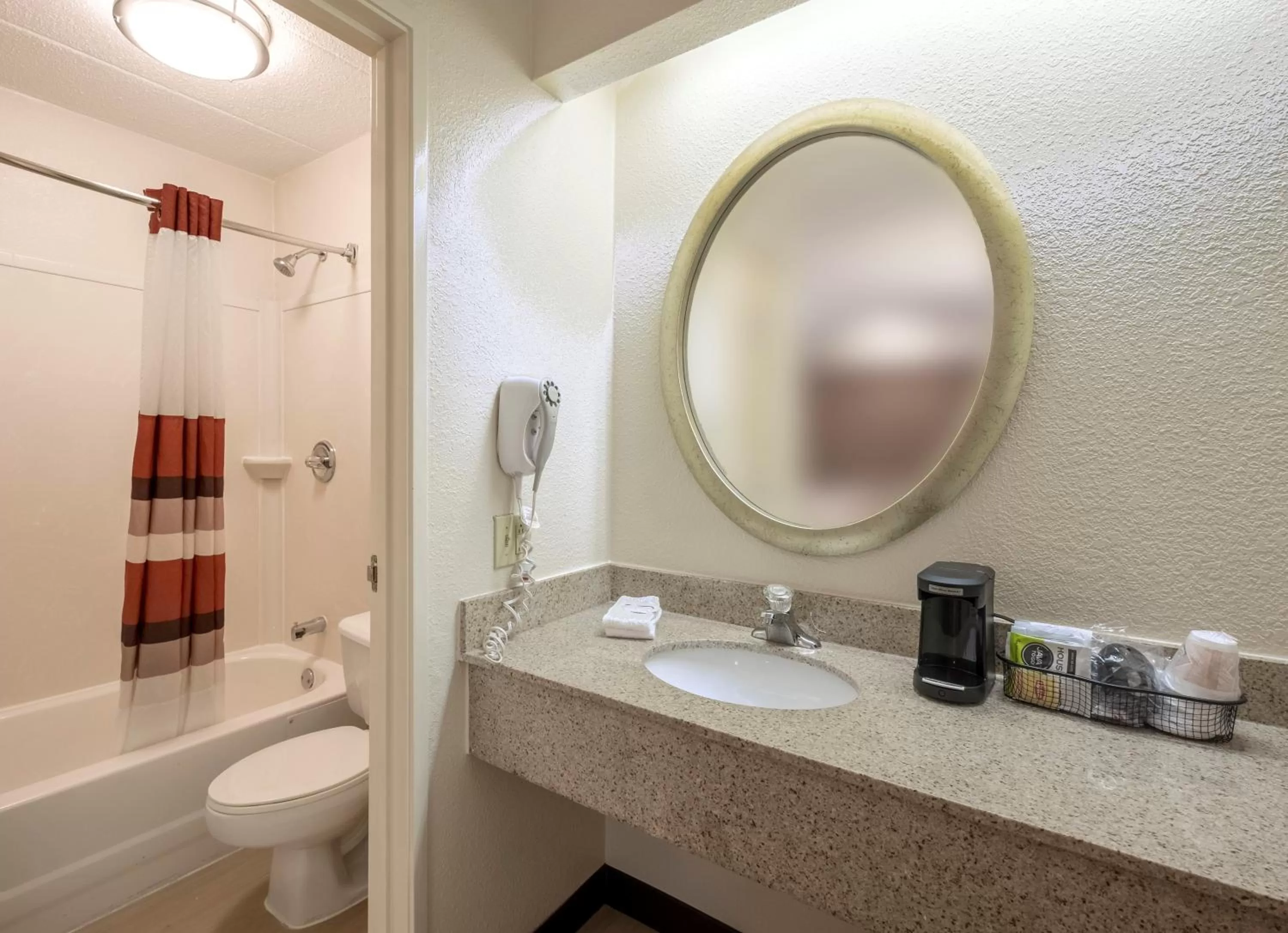 Bathroom in Red Roof Inn Milford - New Haven