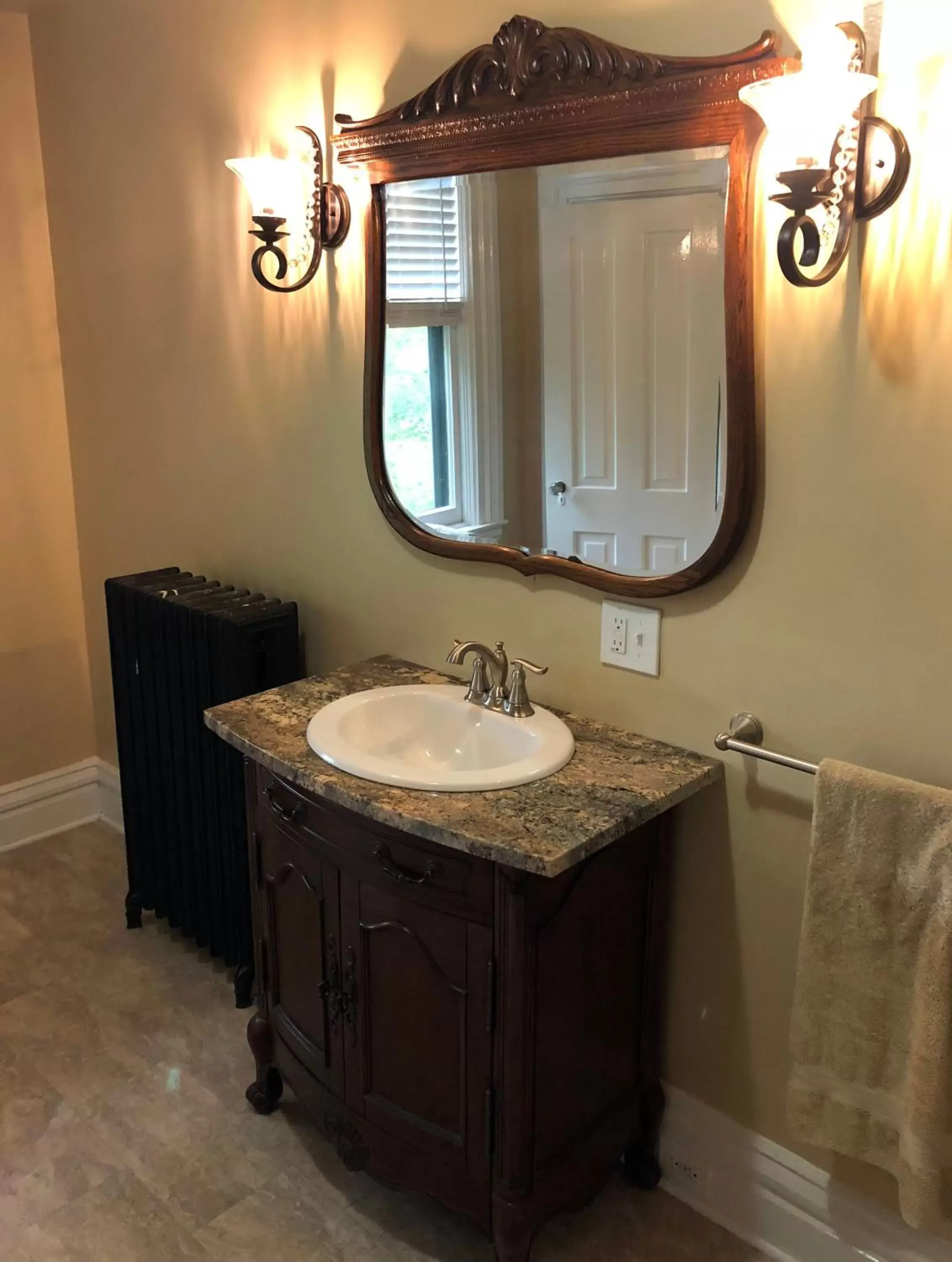 Bathroom in The Parsonage Inn B&B