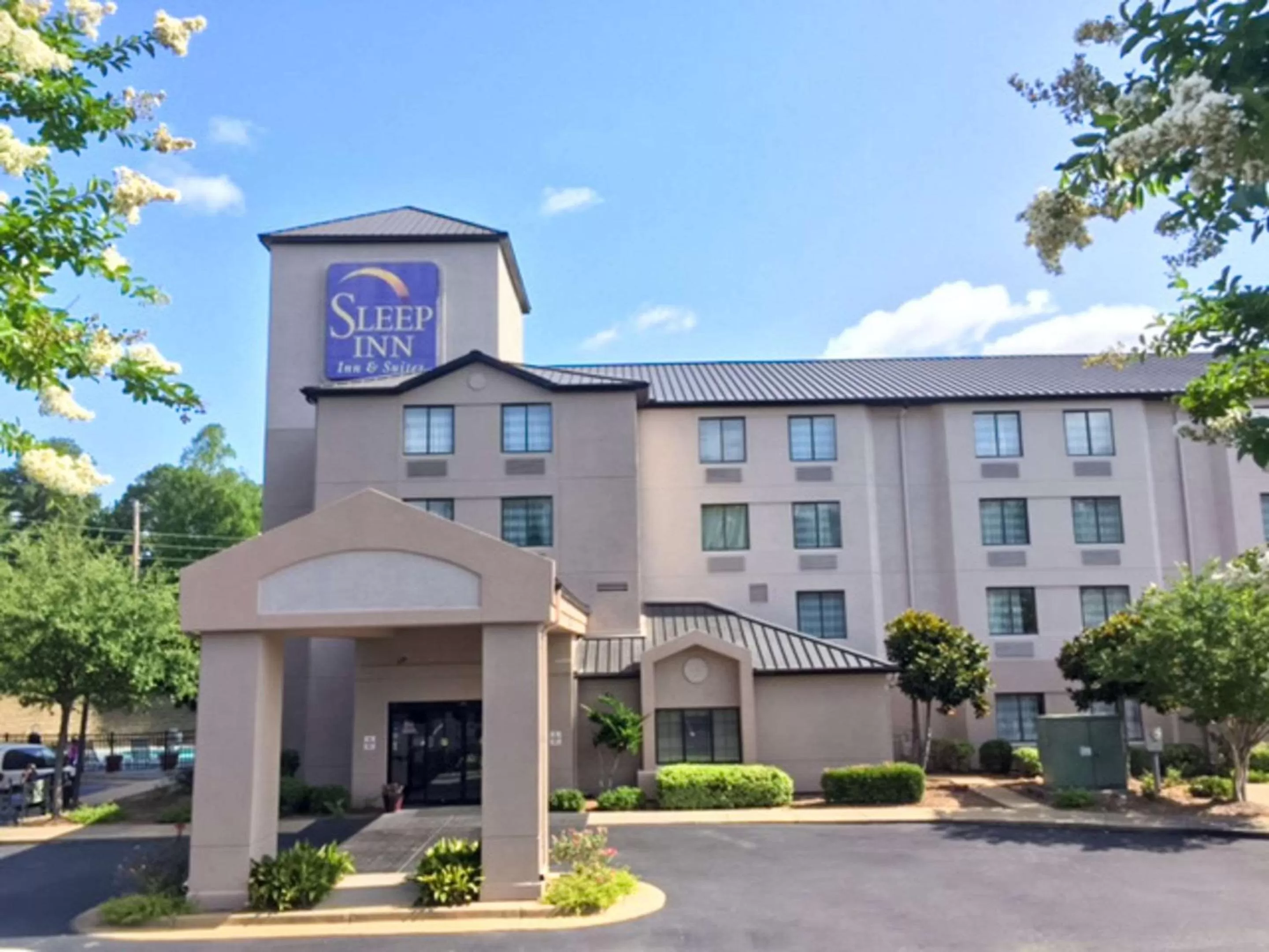 Sleep Inn & Suites Near Columbus - State University Area