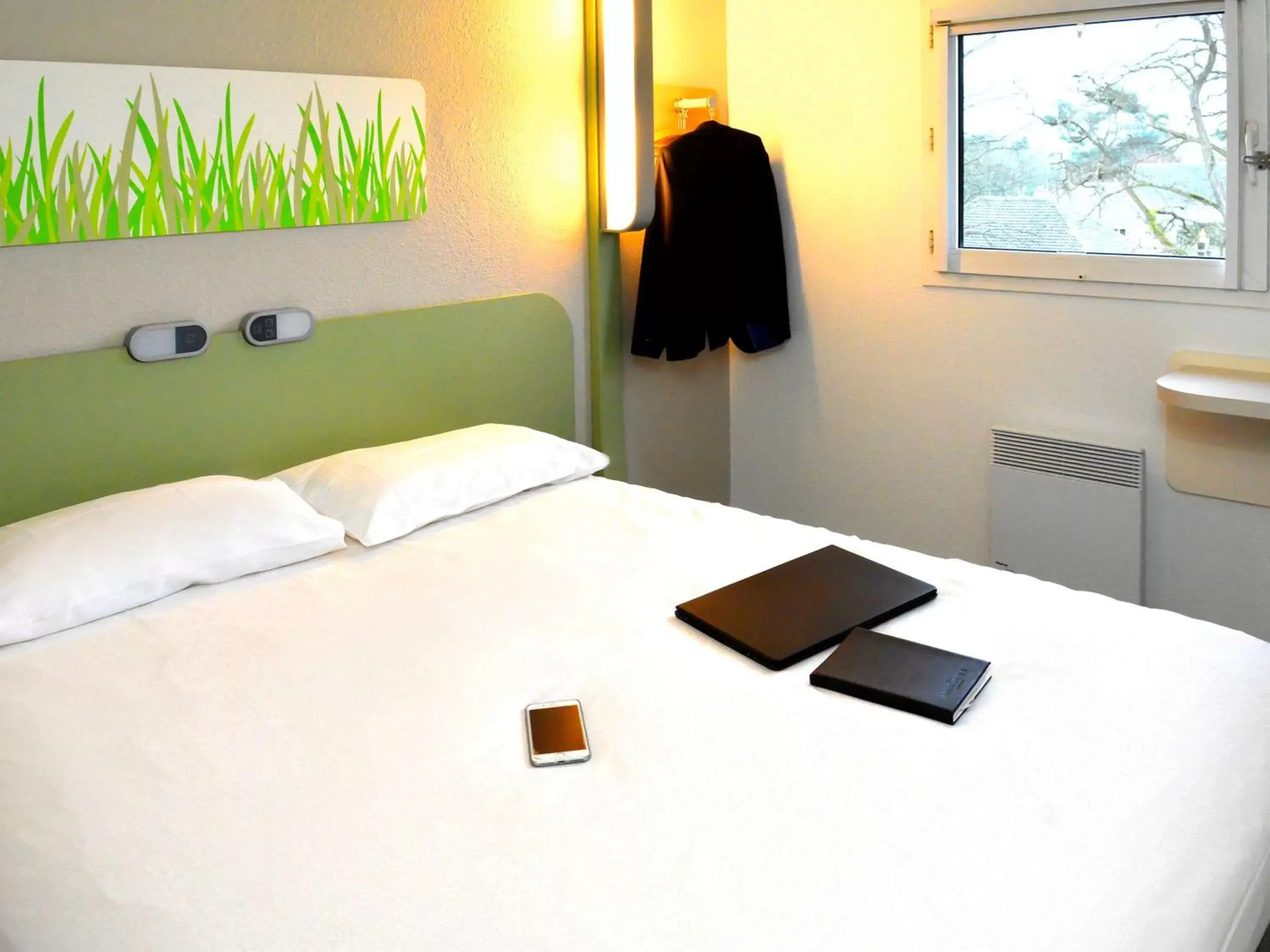 Photo of the whole room in ibis budget Rouen Parc des Expos Zenith