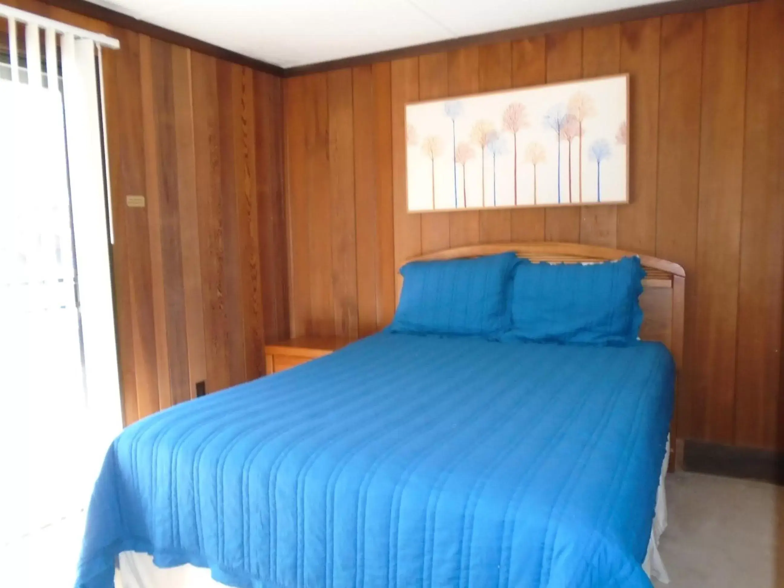 Bed in Cedar Village Condominiums