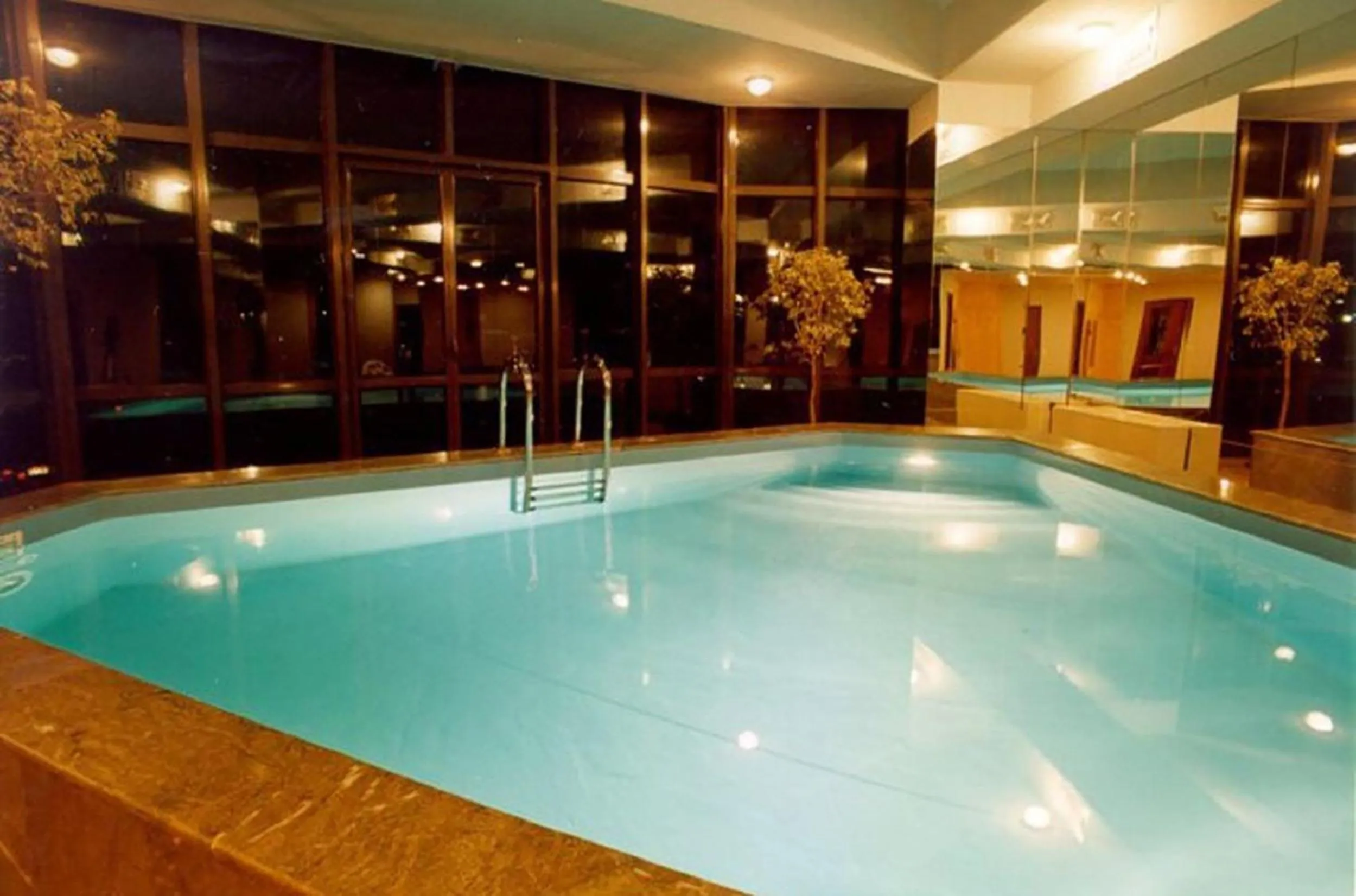 Swimming pool in Ararat Hotel