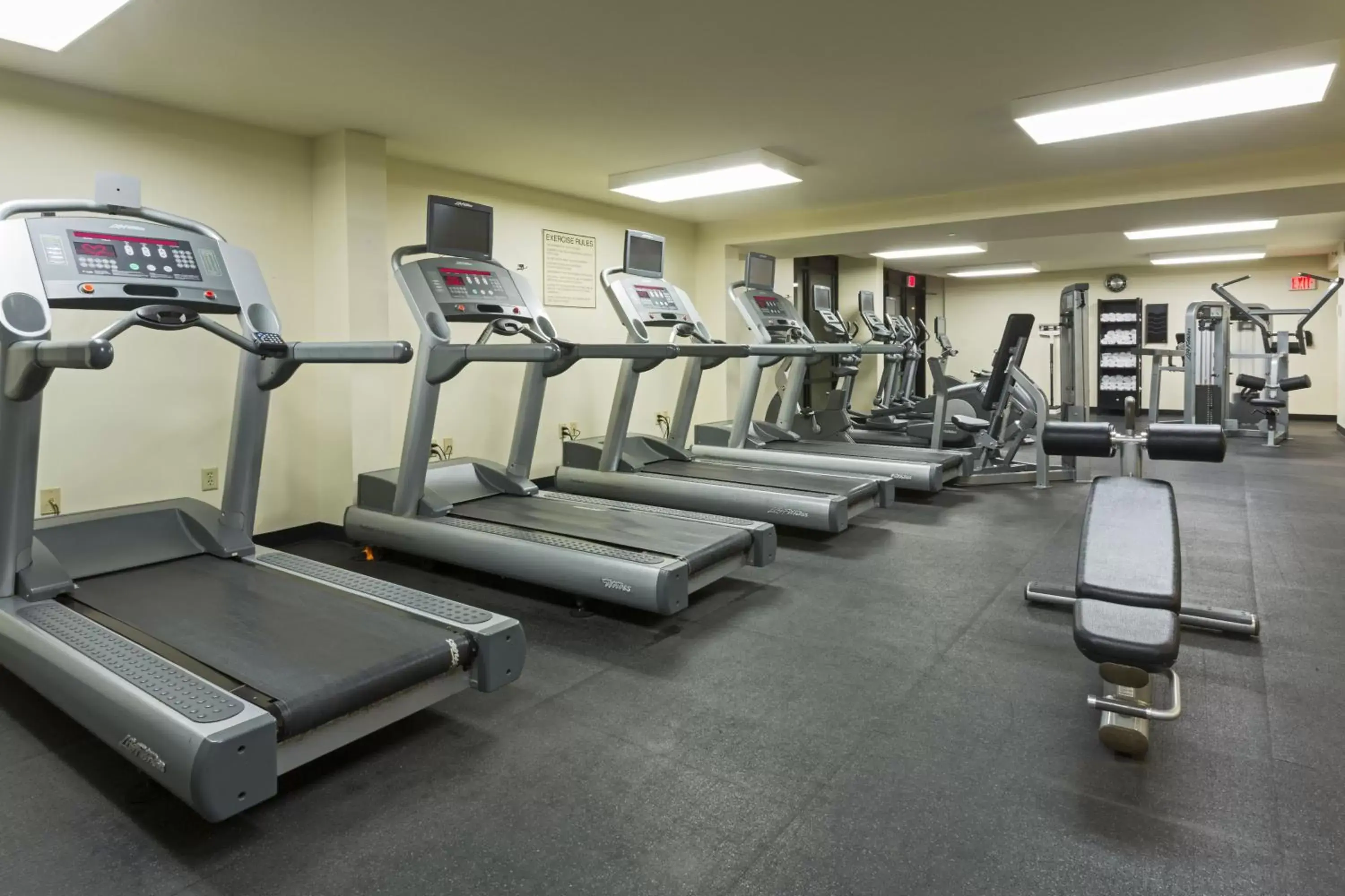 Spa and wellness centre/facilities, Fitness Center/Facilities in Clarion Hotel New Orleans - Airport & Conference Center