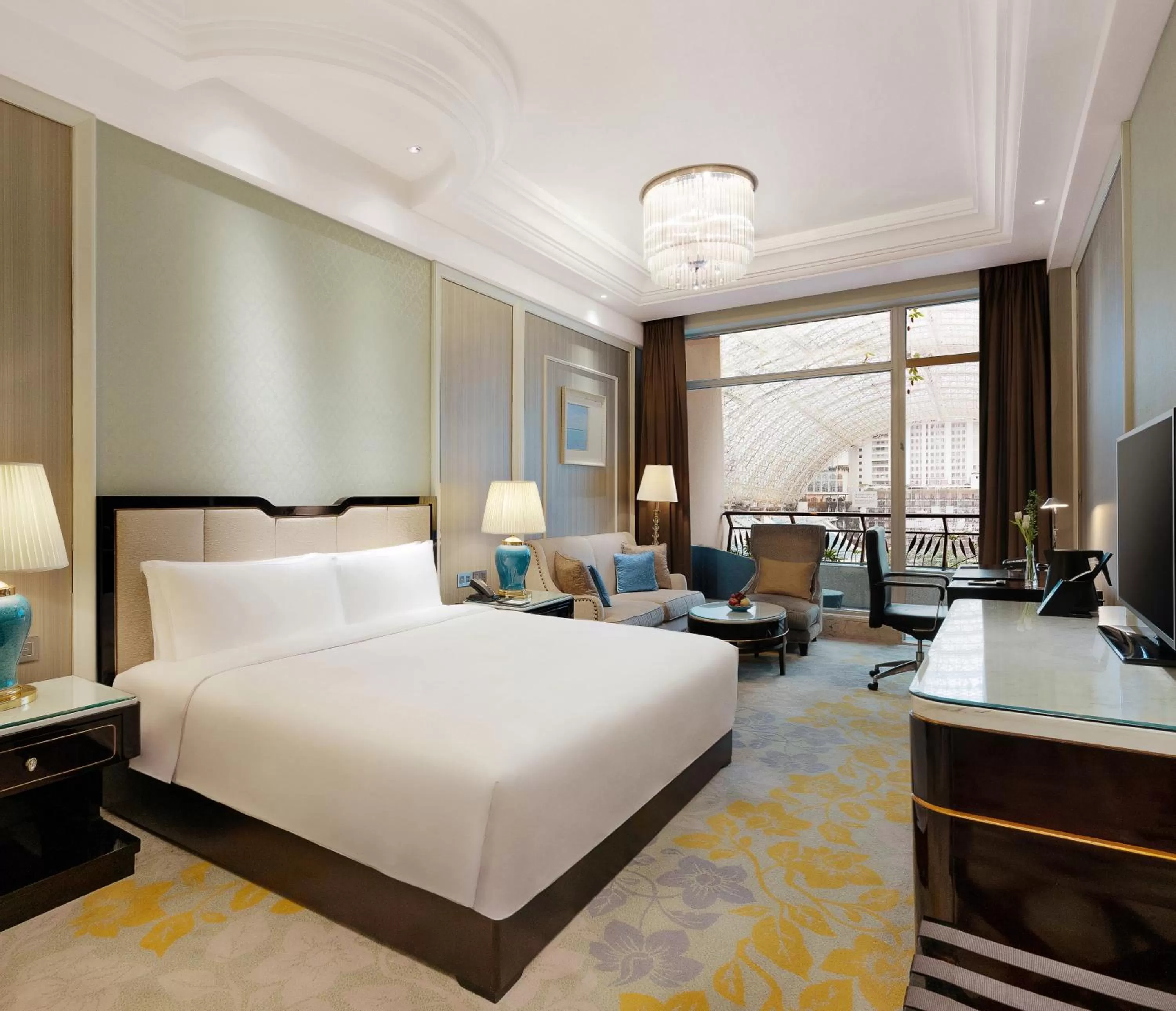 Photo of the whole room, Bed in InterContinental Chengdu Global Center by IHG