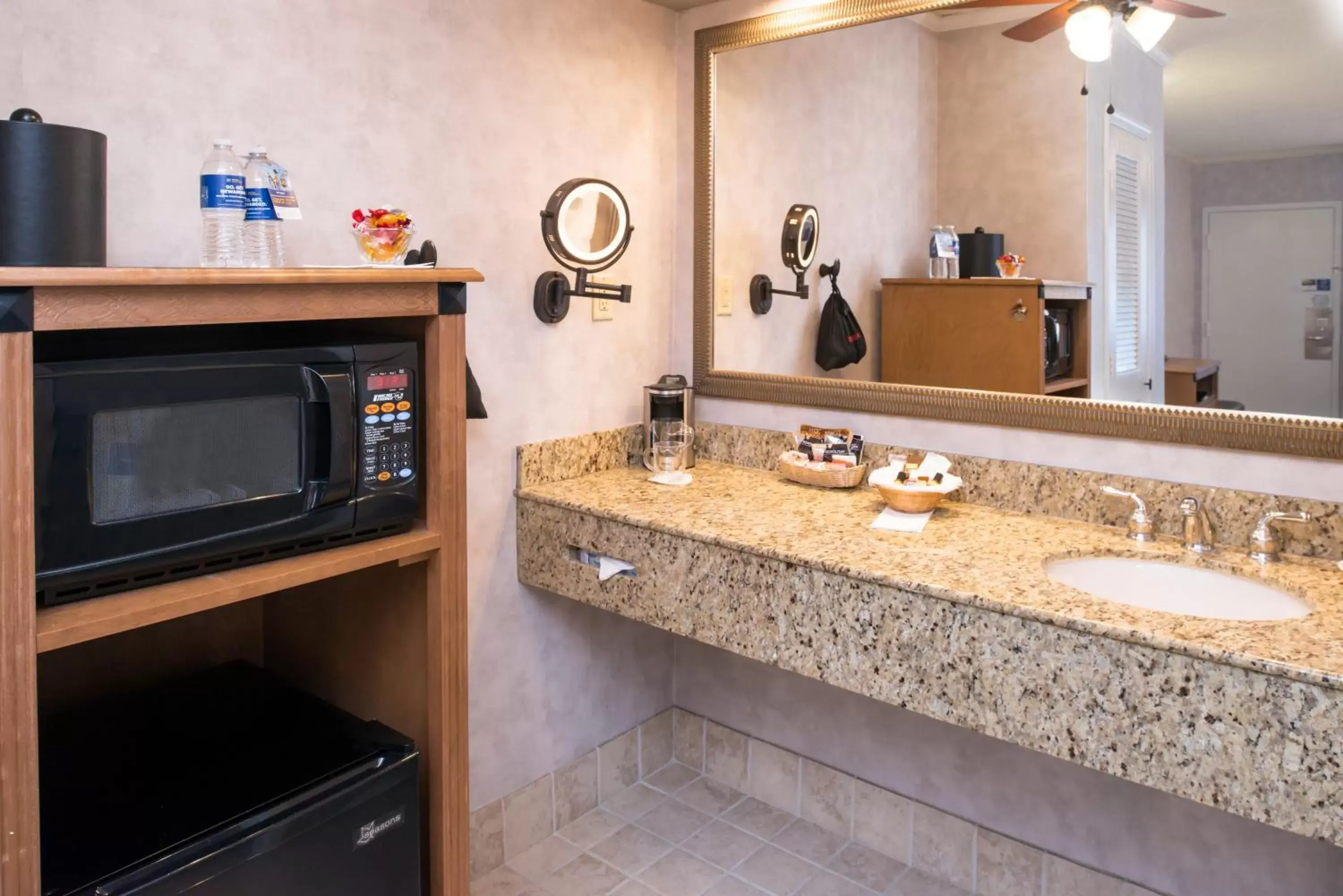 Bathroom in Best Western Plus Black Oak