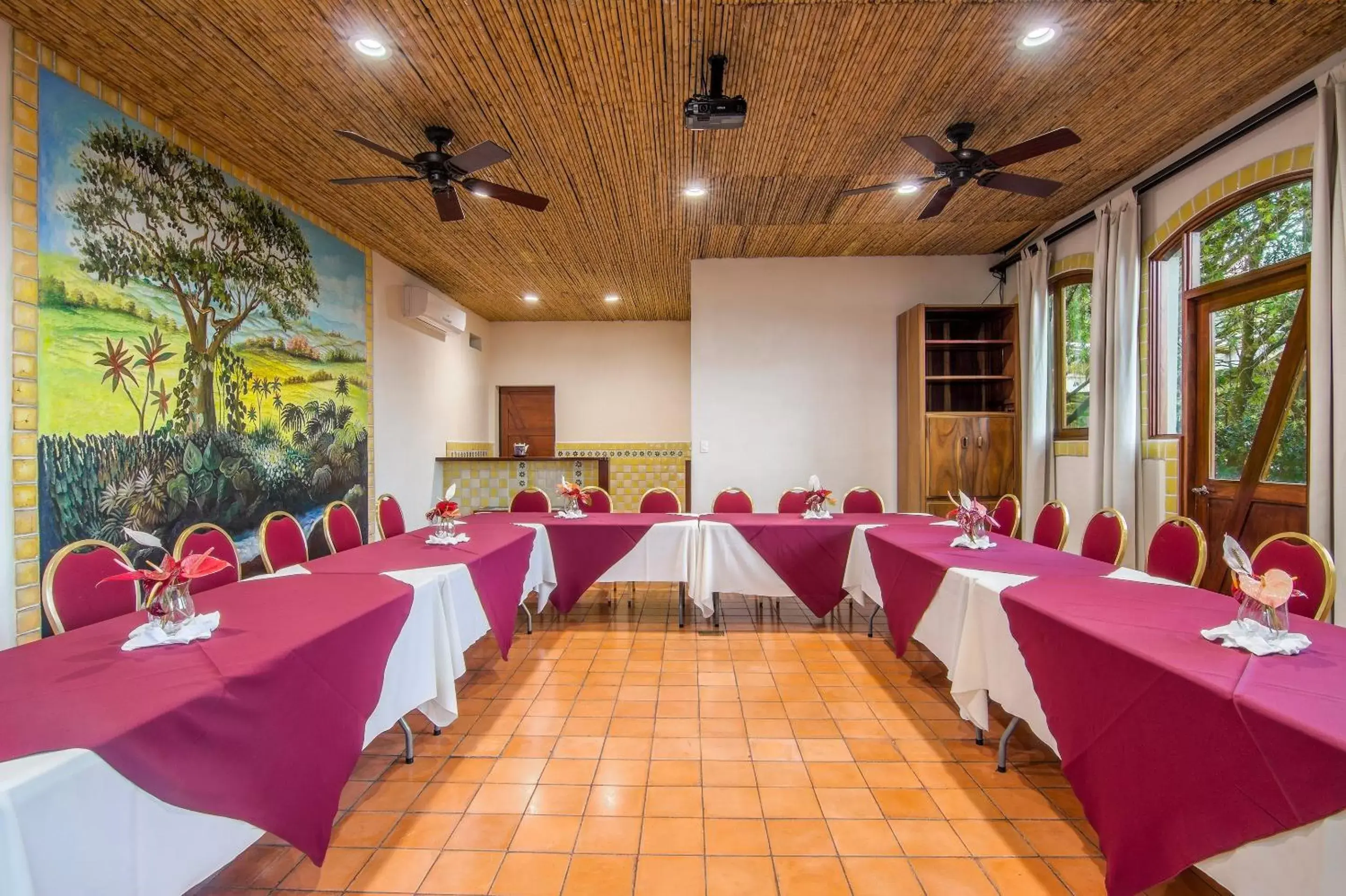 Business facilities in Finca Rosa Blanca Coffee Farm and Inn