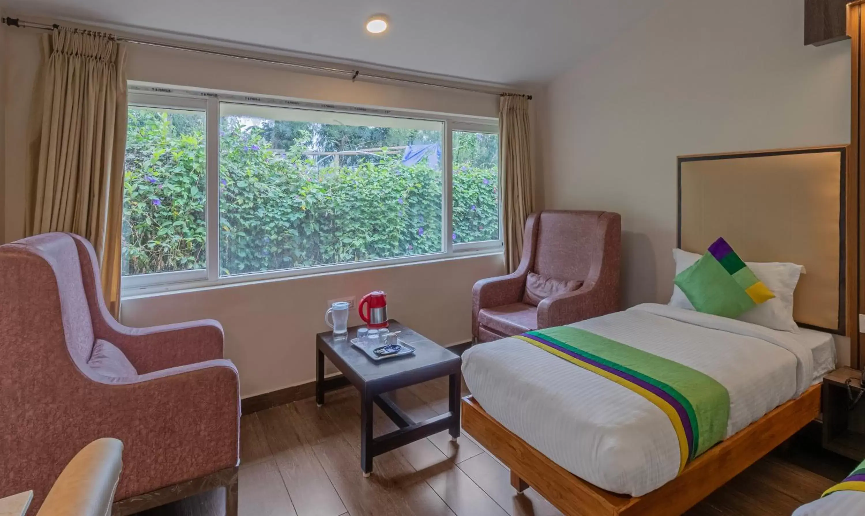 Premium Room in Treebo Kodai Kings Park, 650 M From Kodai Lake Premium Room in Treebo Kodai Kings Park, 650 M From Kodai Lake