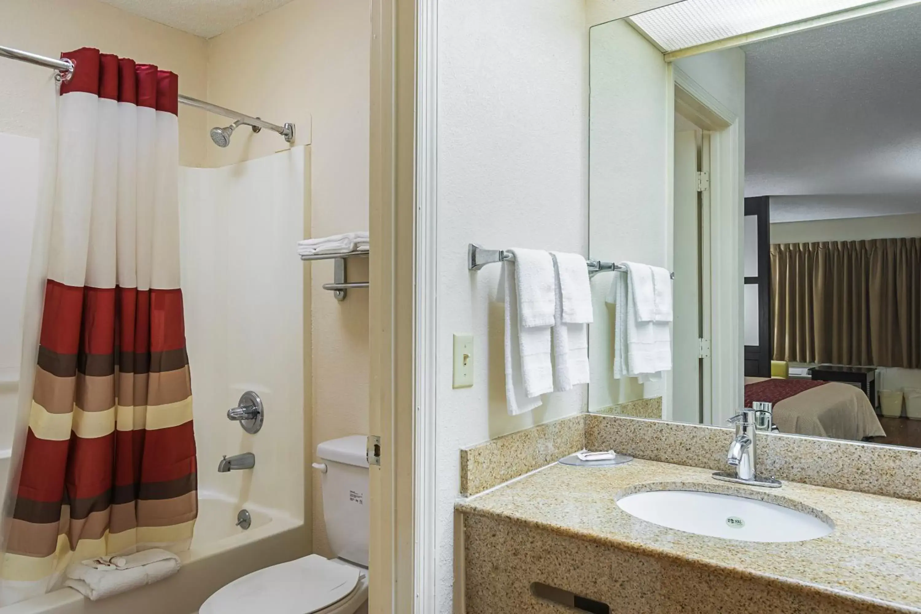 Bathroom in Red Roof Inn & Suites Scottsboro