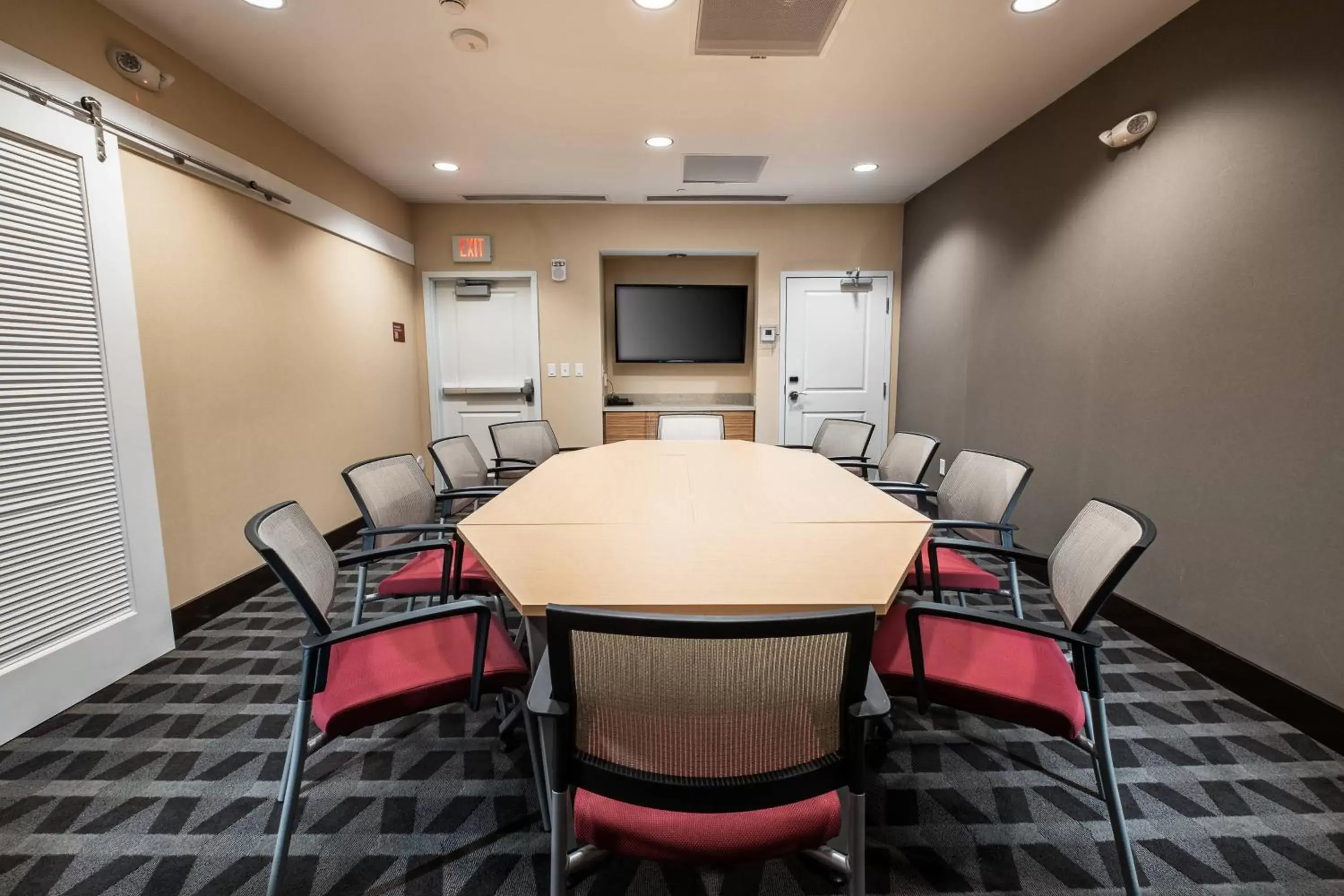 Meeting/conference room in TownePlace Suites by Marriott Toledo Oregon