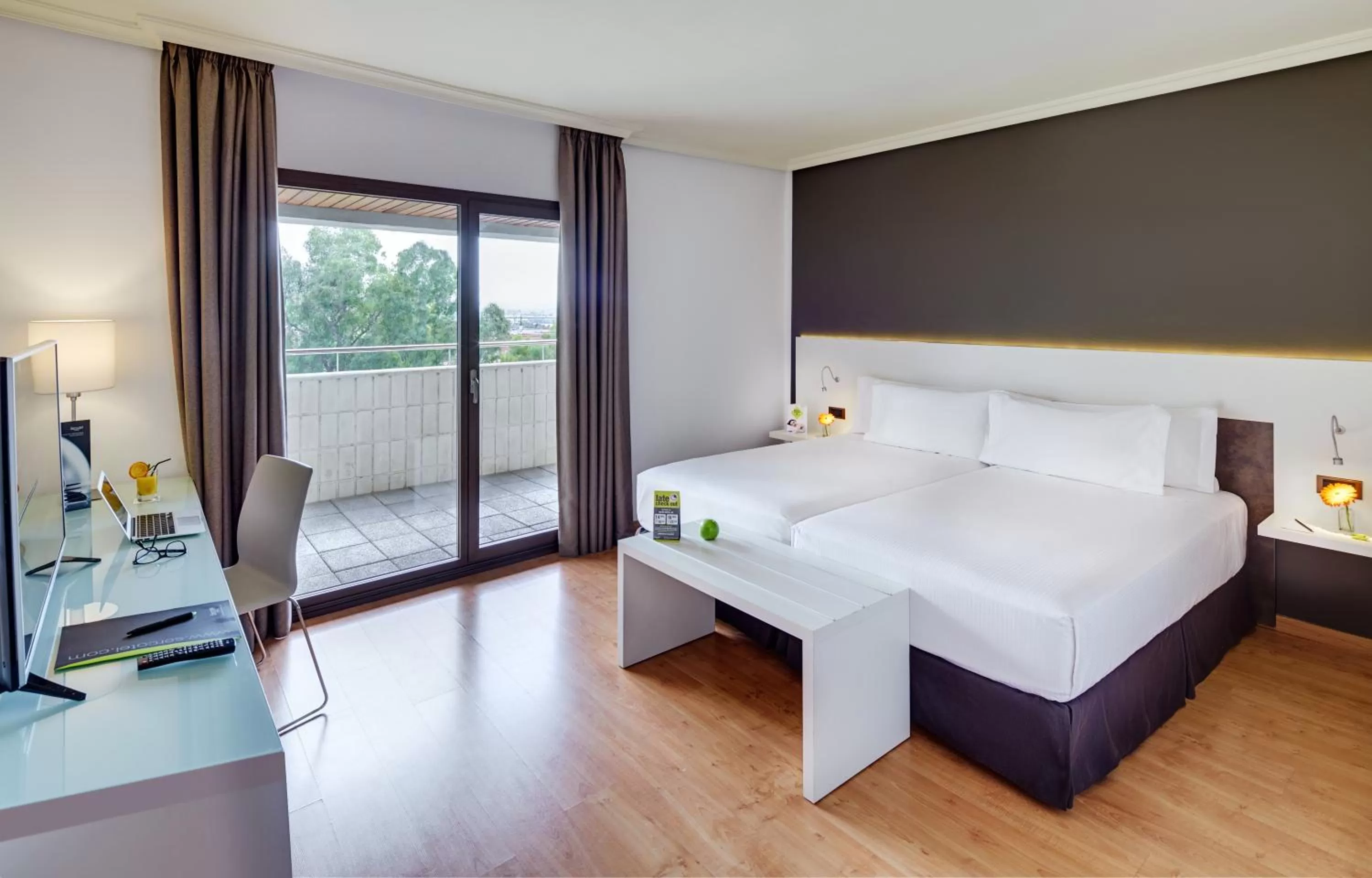 Superior Twin Room in Sercotel Gran Hotel Zurbarán