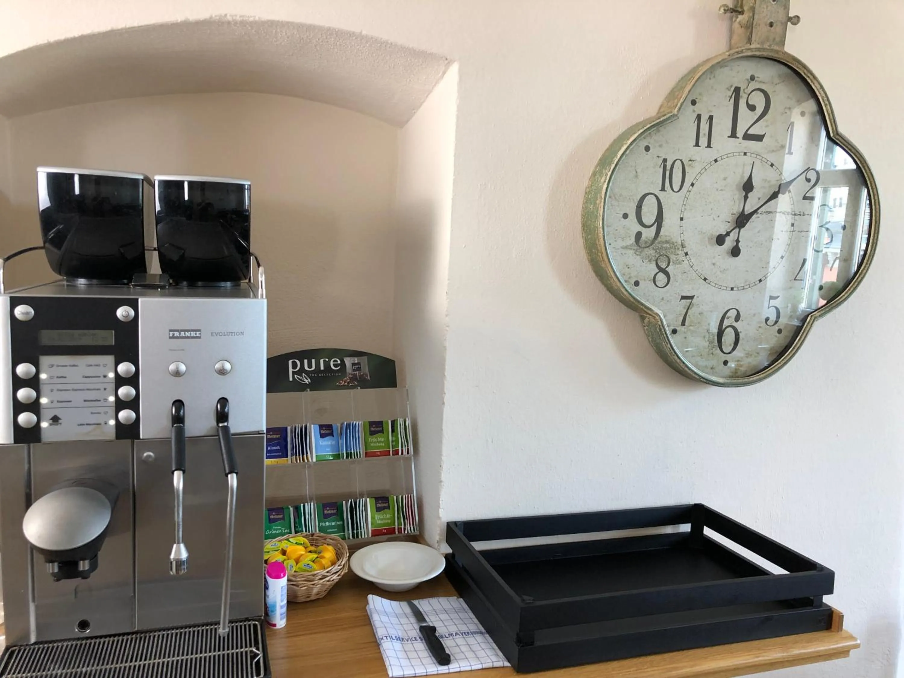 Coffee/tea facilities in Hotel-Gasthof Flötzinger Bräu