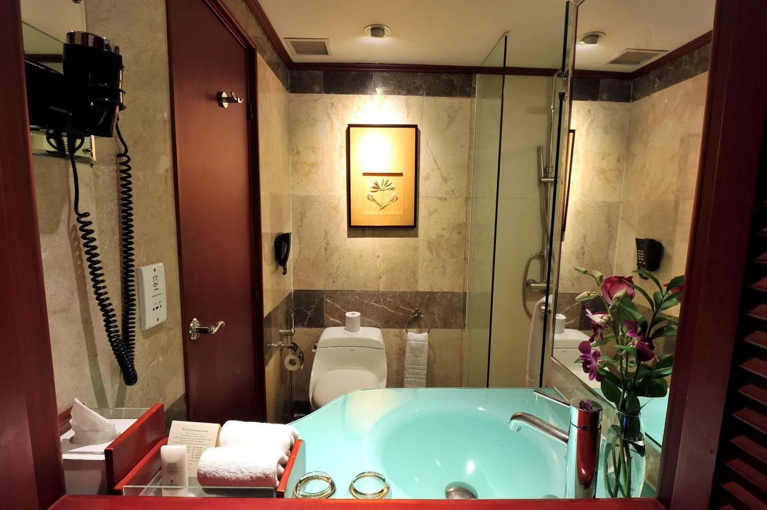 Bathroom in Hotel Borobudur Jakarta