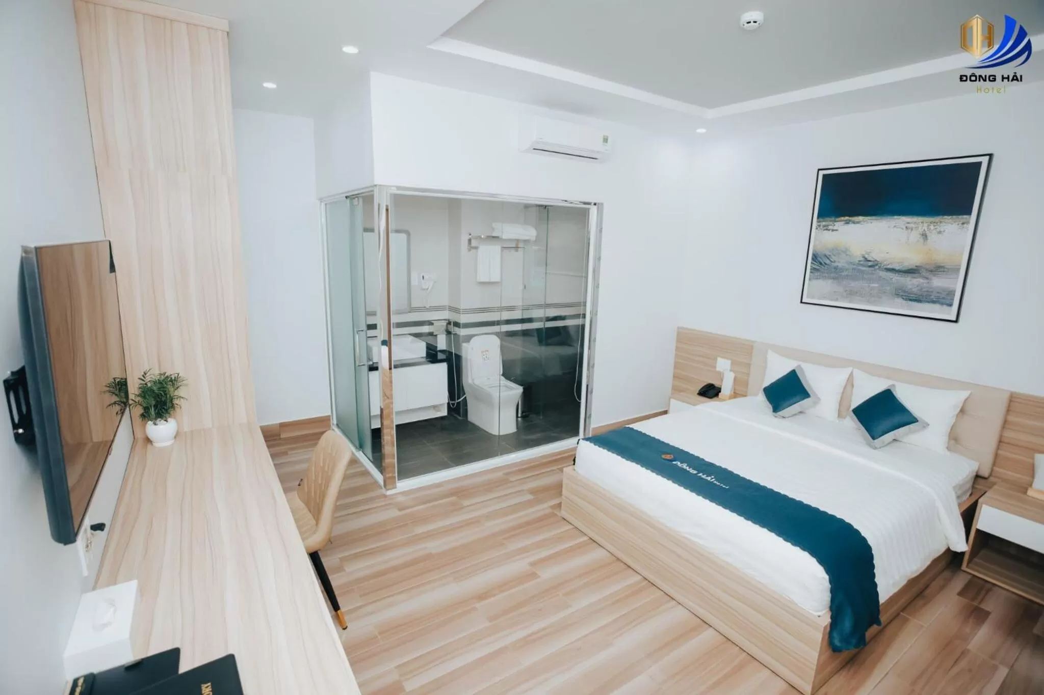 TV and multimedia, Bed in Dong Hai Hotel _ Rach Gia