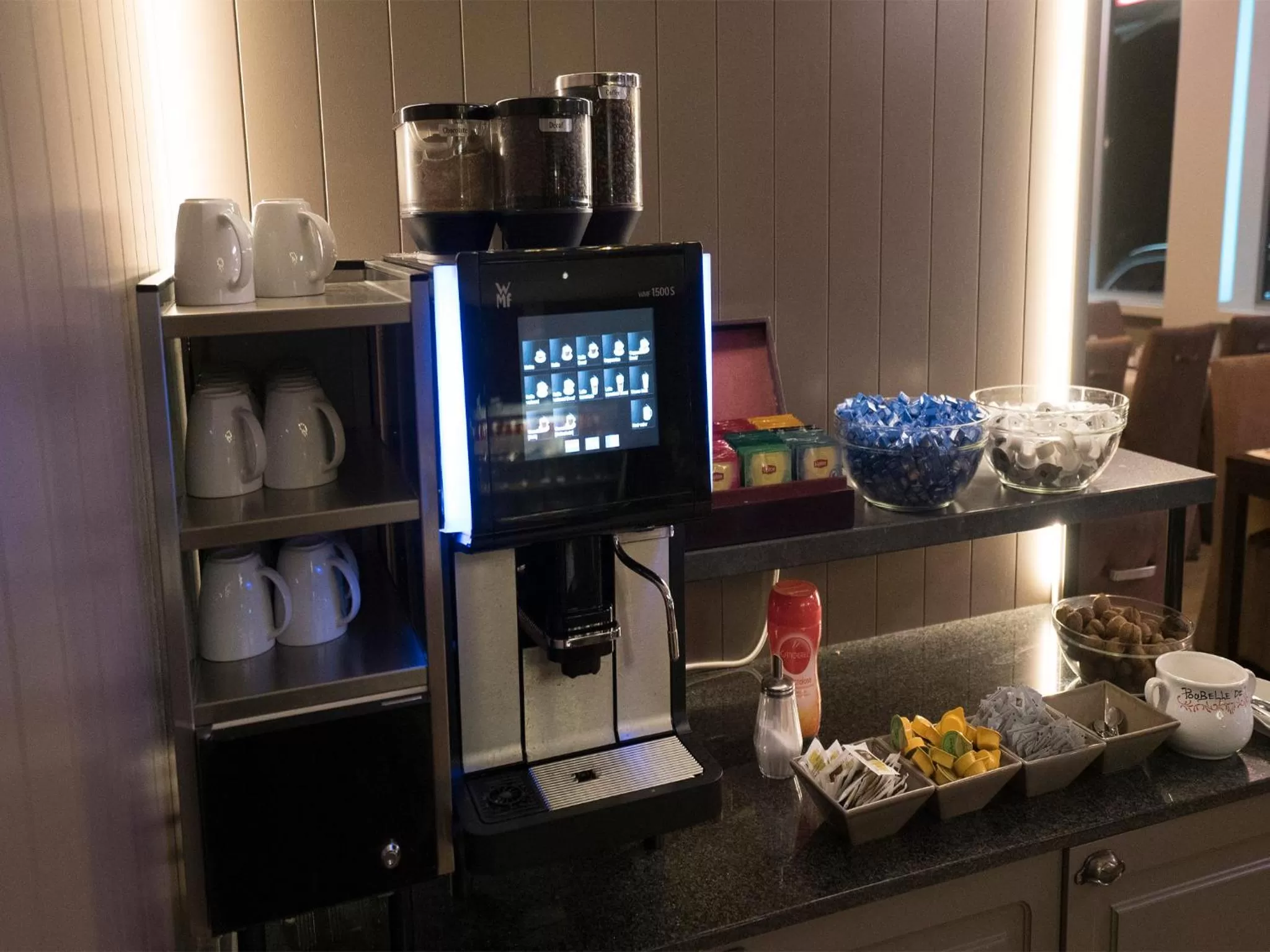 Buffet breakfast in Hotel Orchidee