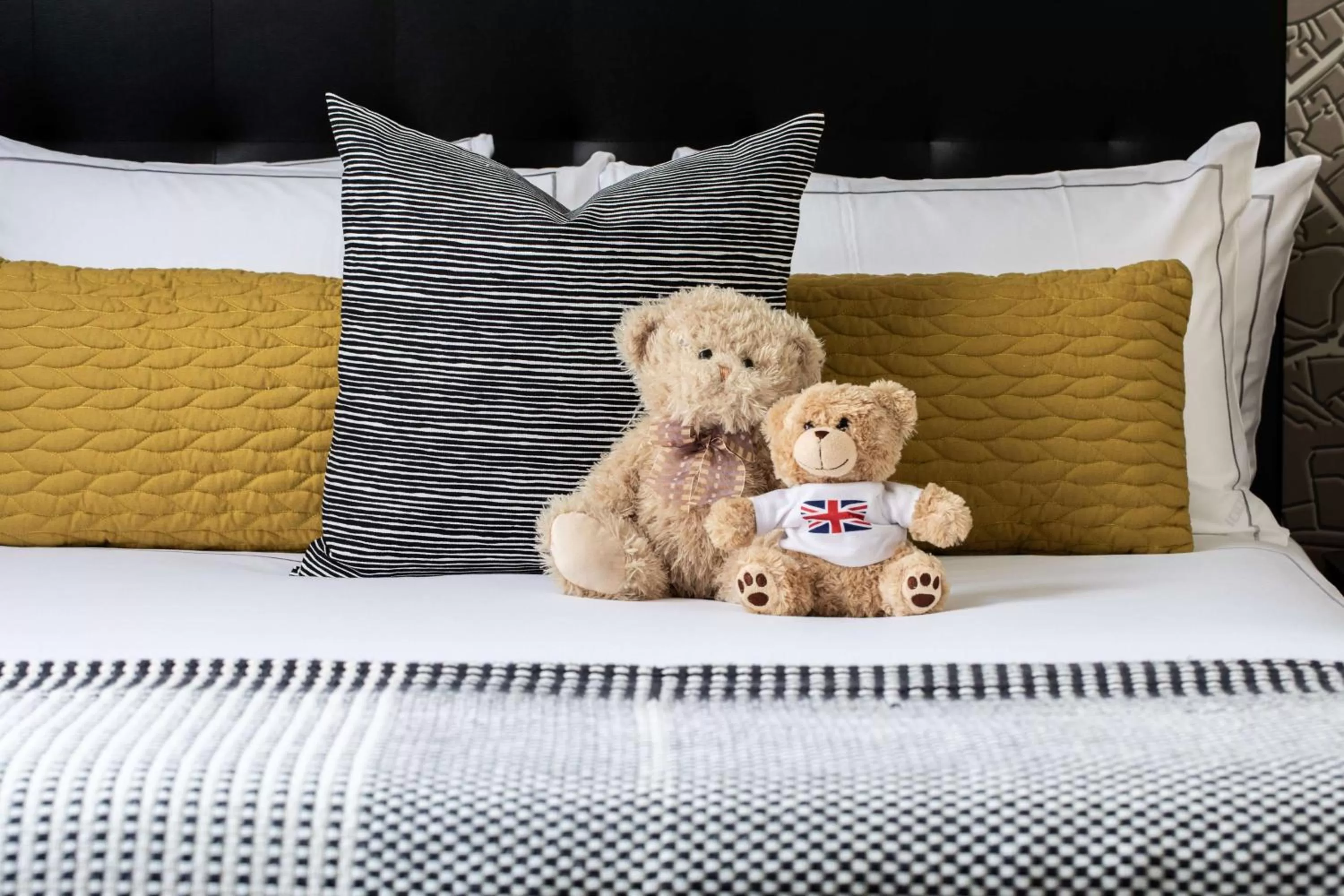 Photo of the whole room, Bed in Holmes Hotel London