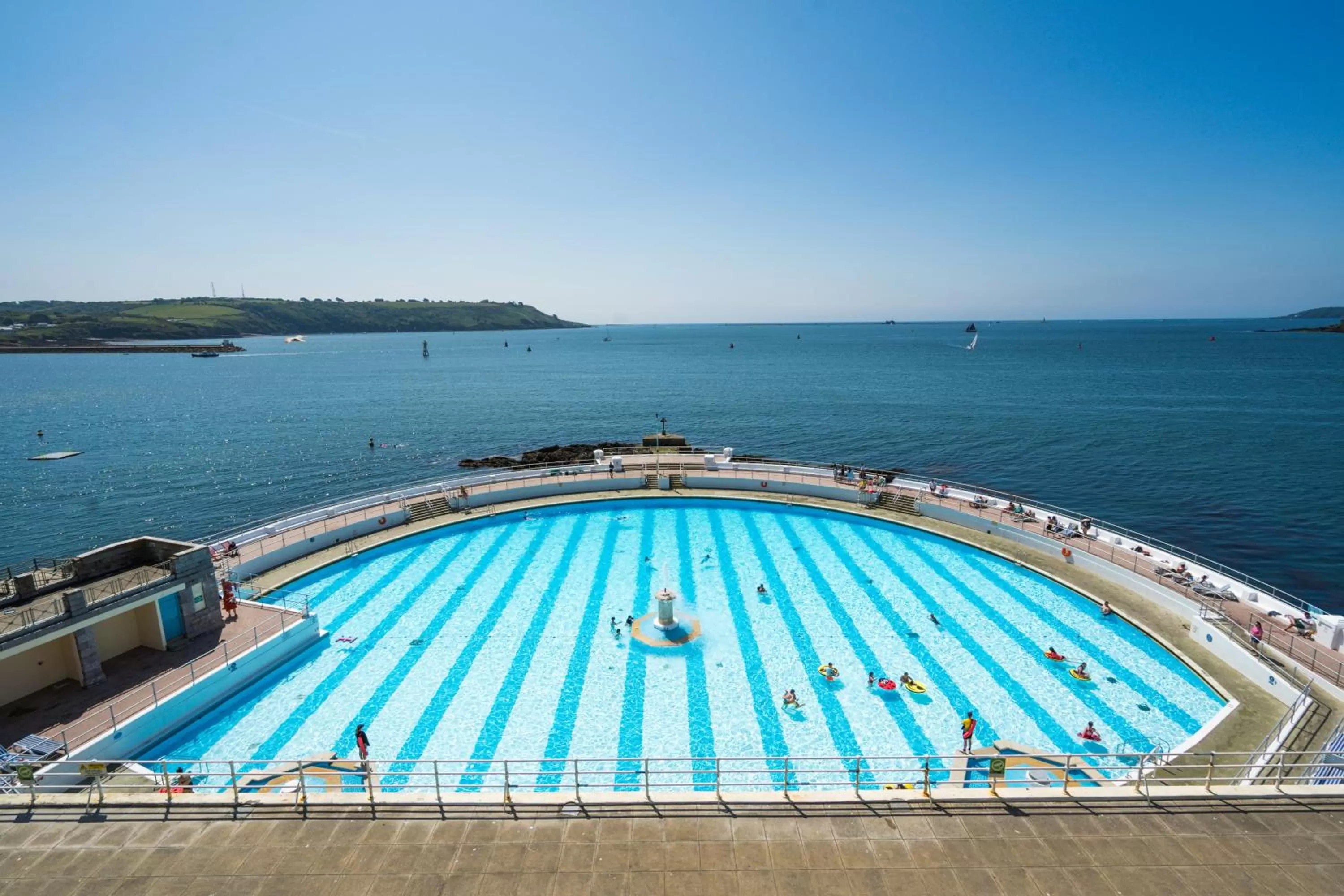 Nearby landmark in 1 Elliot Terrace