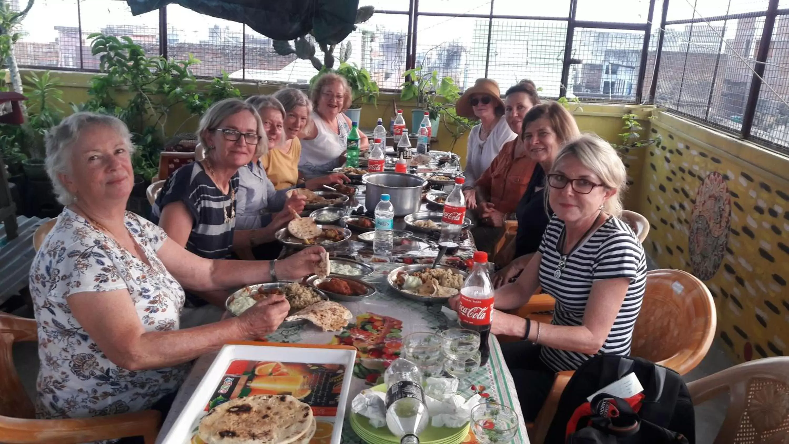 Restaurant/places to eat in Somit Paying Guest House Restaurant/places to eat in Somit Paying Guest House