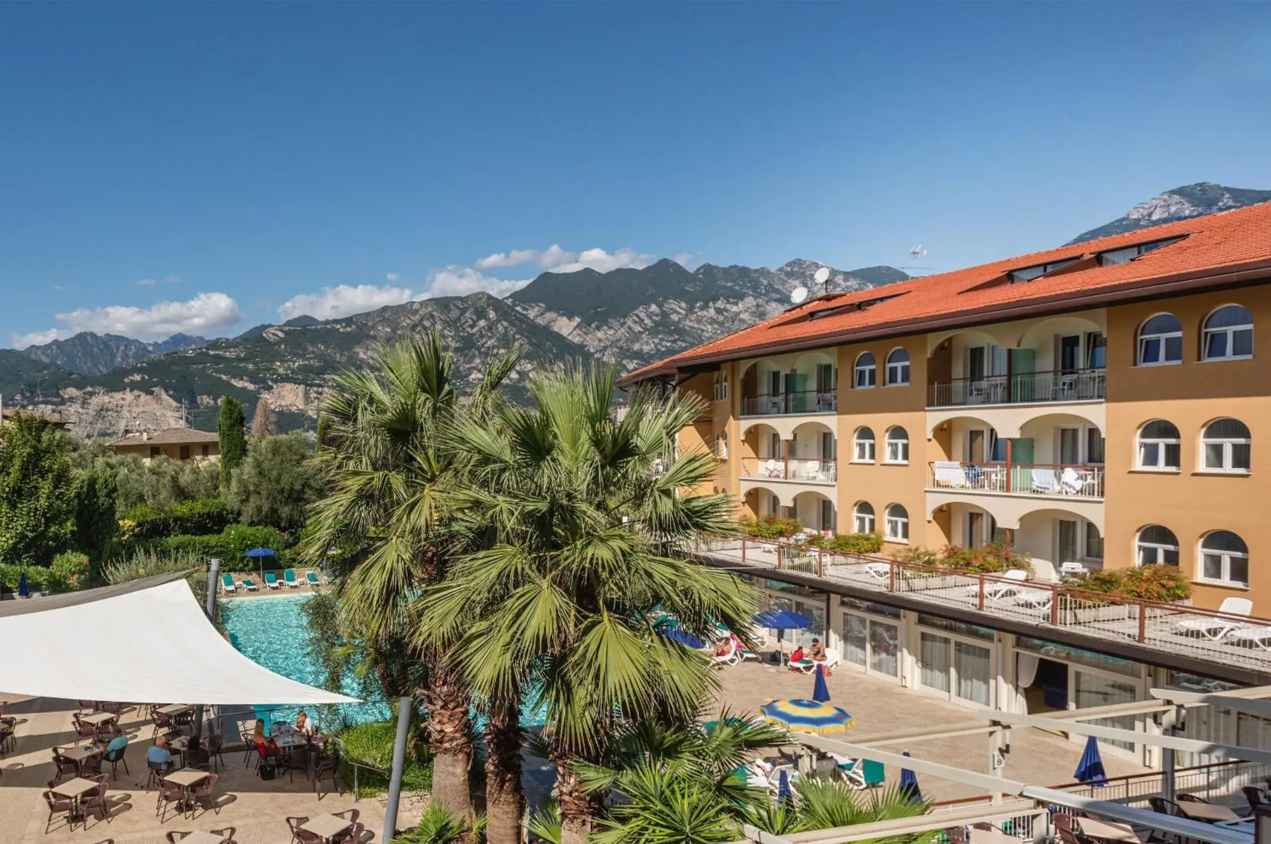 Property building, Pool View in Majestic Palace