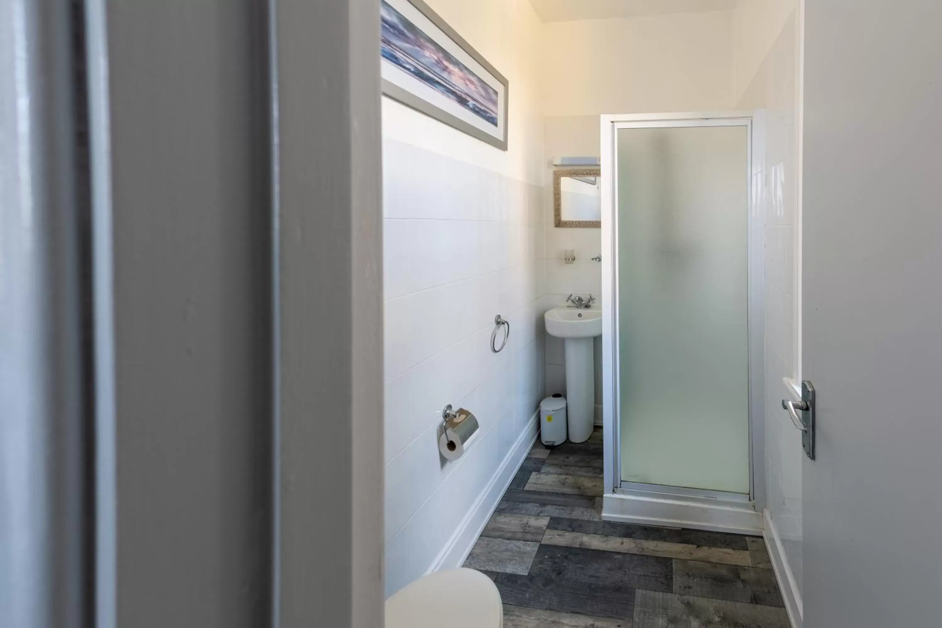 Shower, Bathroom in Highlands Hotel