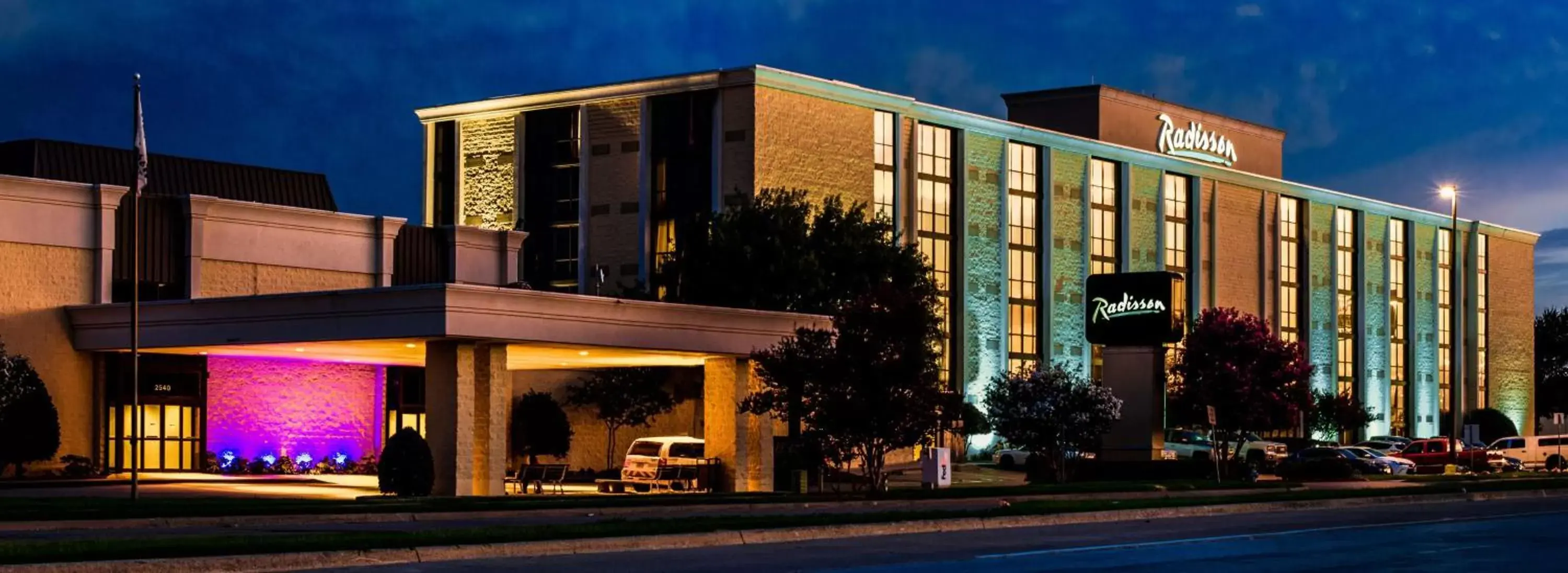 Property Building in Radisson Hotel North Fort Worth Fossil Creek