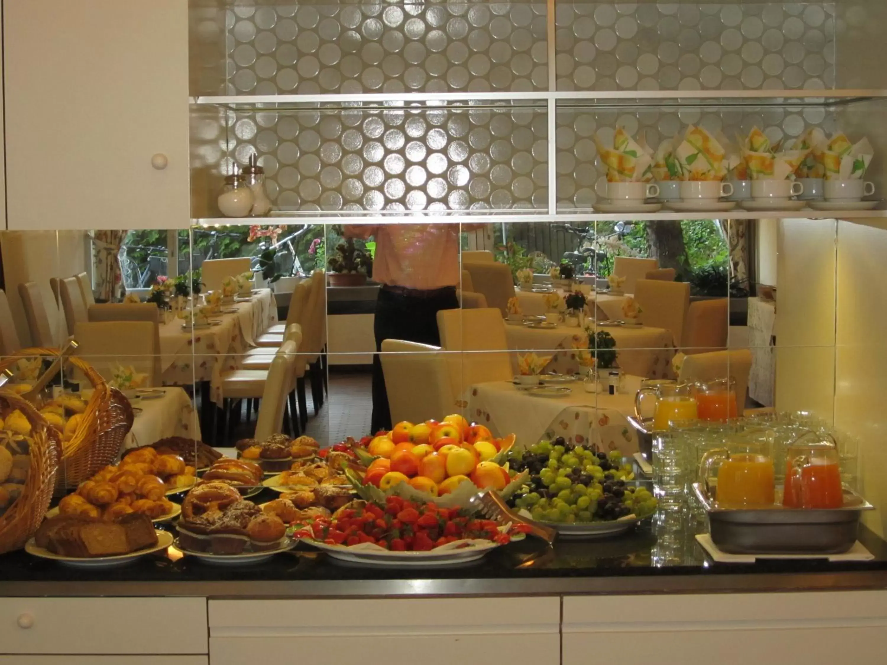 Buffet breakfast in Hotel Deutschmeister