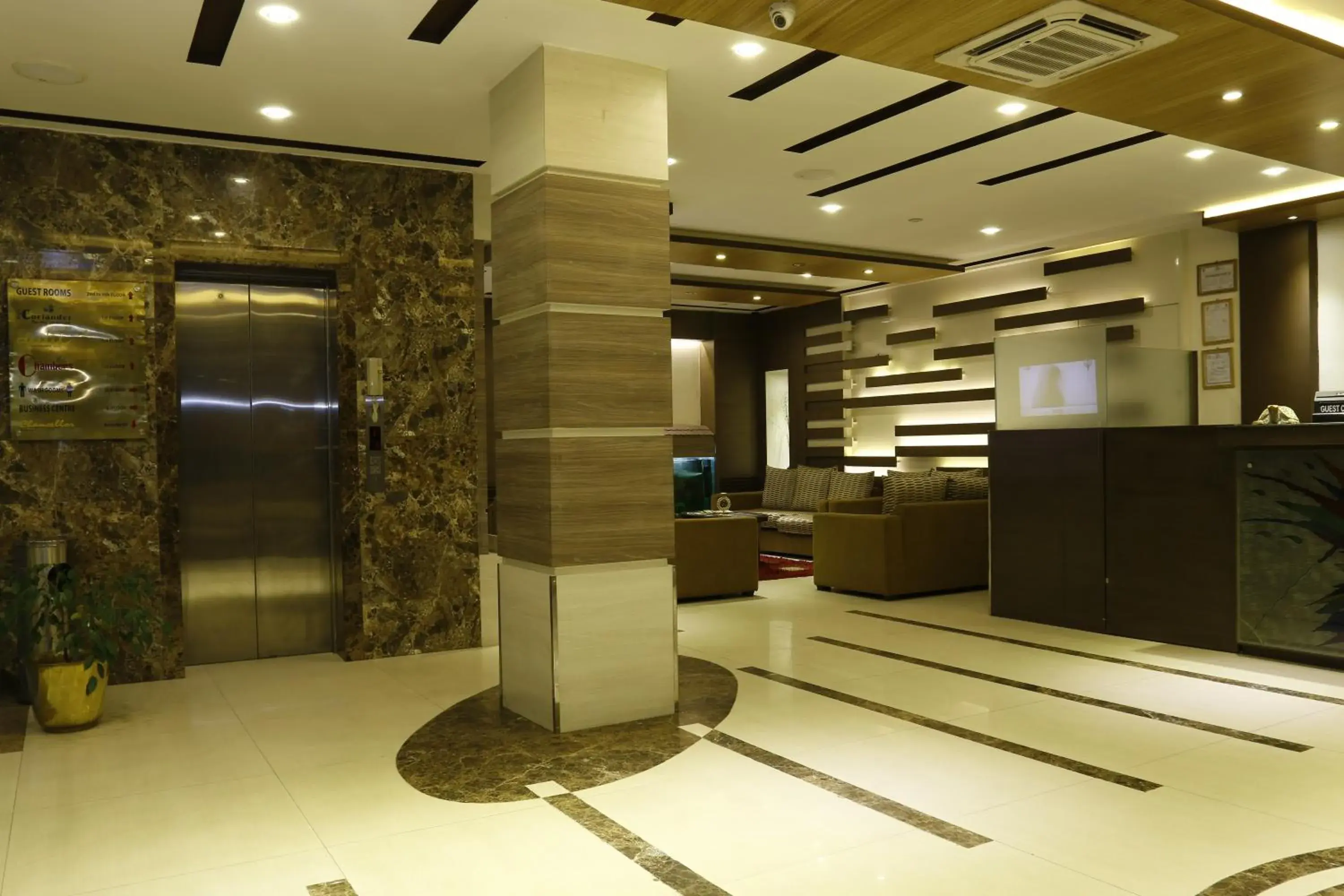 Lobby or reception in Hotel Mirage Regency Lobby or reception in Hotel Mirage Regency